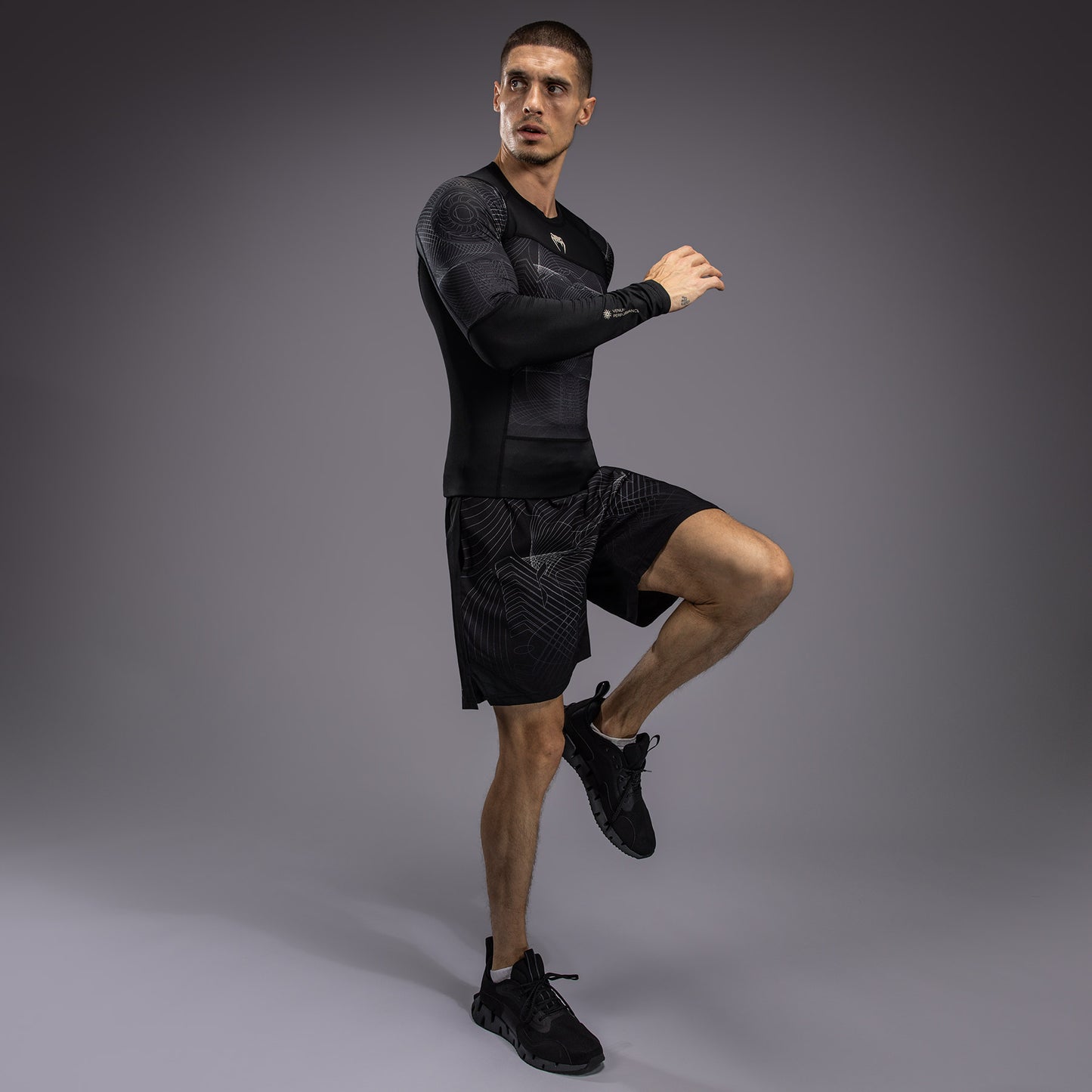 Venum G-Fit Air 남성용 긴팔 래쉬가드 – 딥 블랙/데저트 샌드