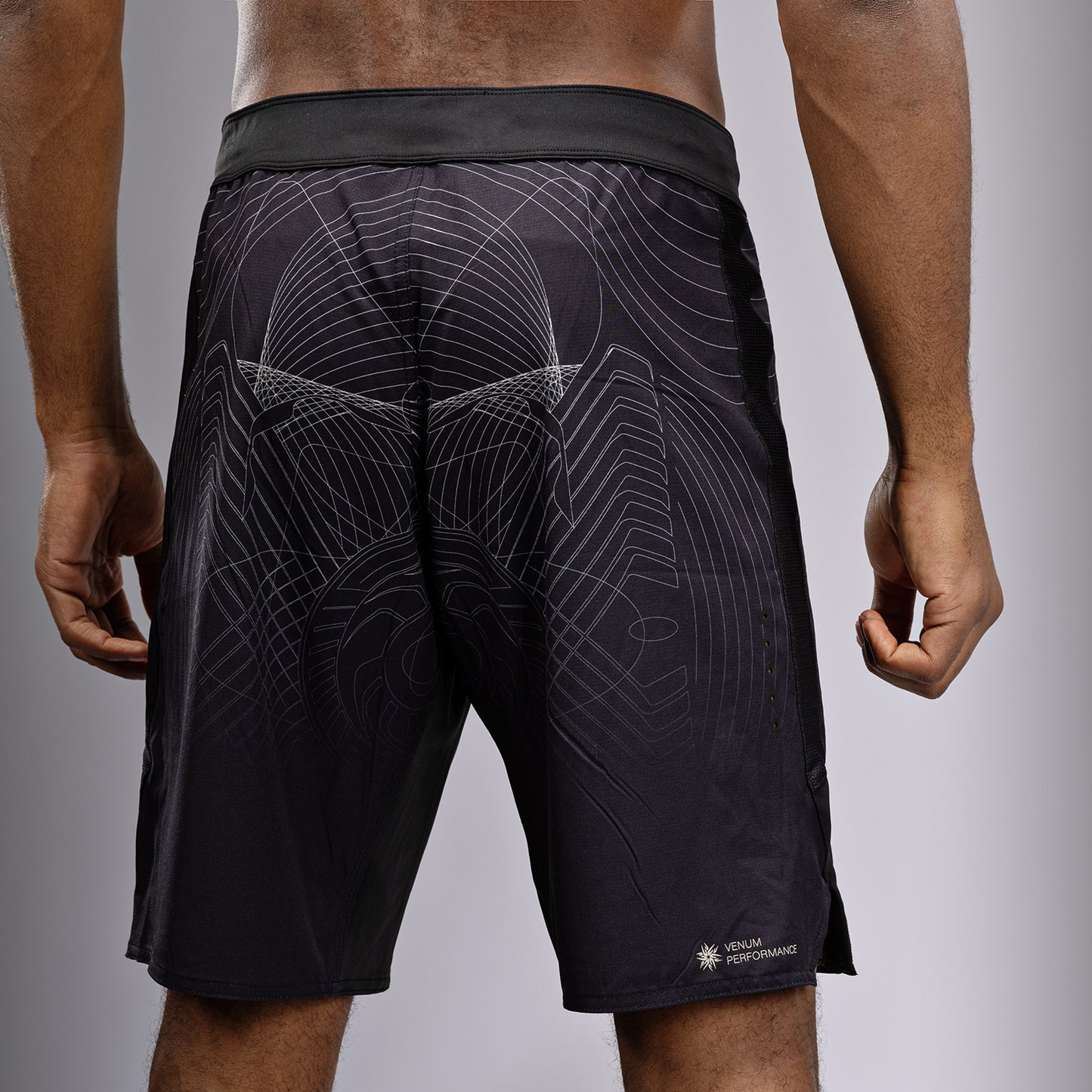 Venum G-Fit Air 남성용 파이트 쇼츠 – 딥 블랙/데저트 샌드