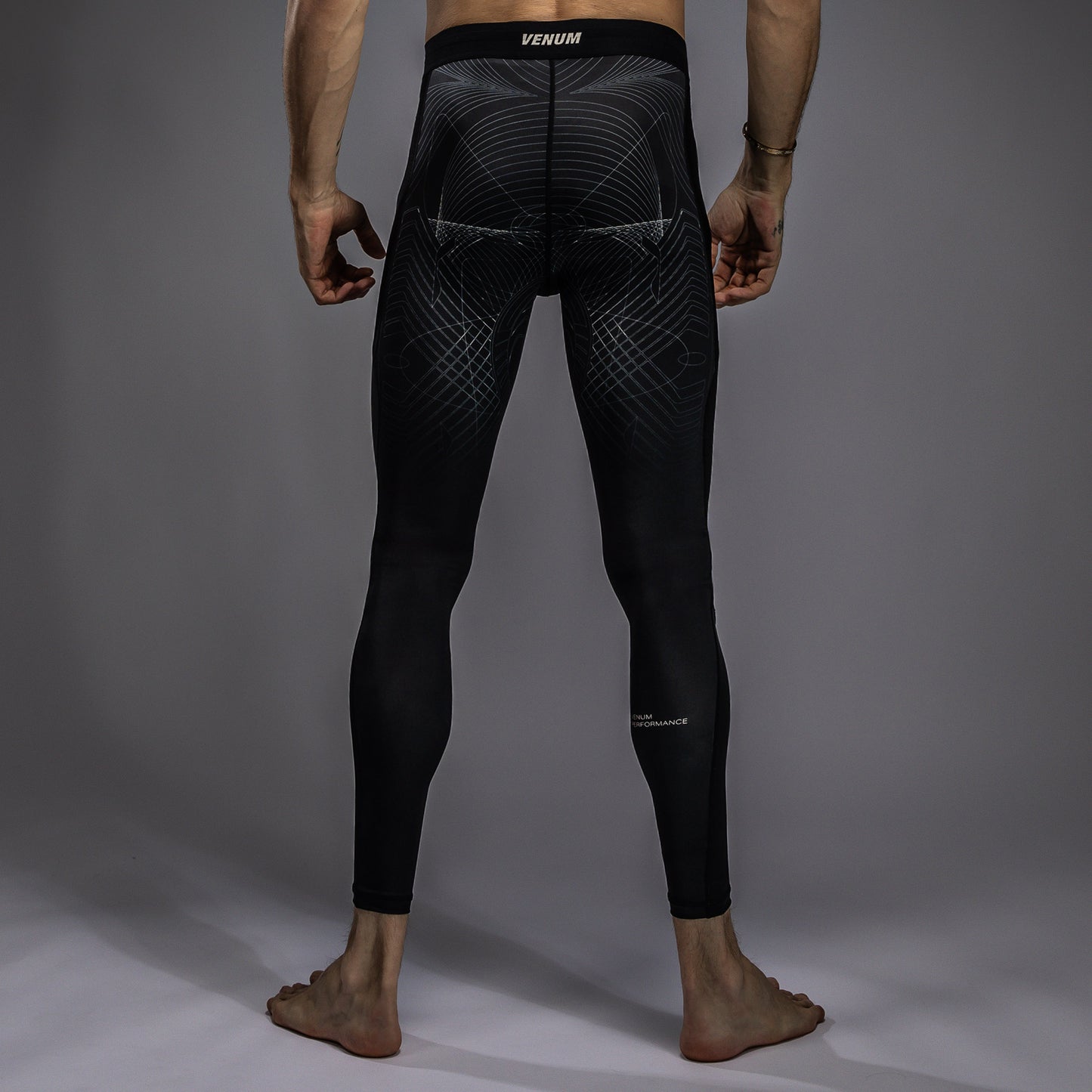 Venum G-Fit Air 남성용 스패츠 – 딥 블랙/데저트 샌드