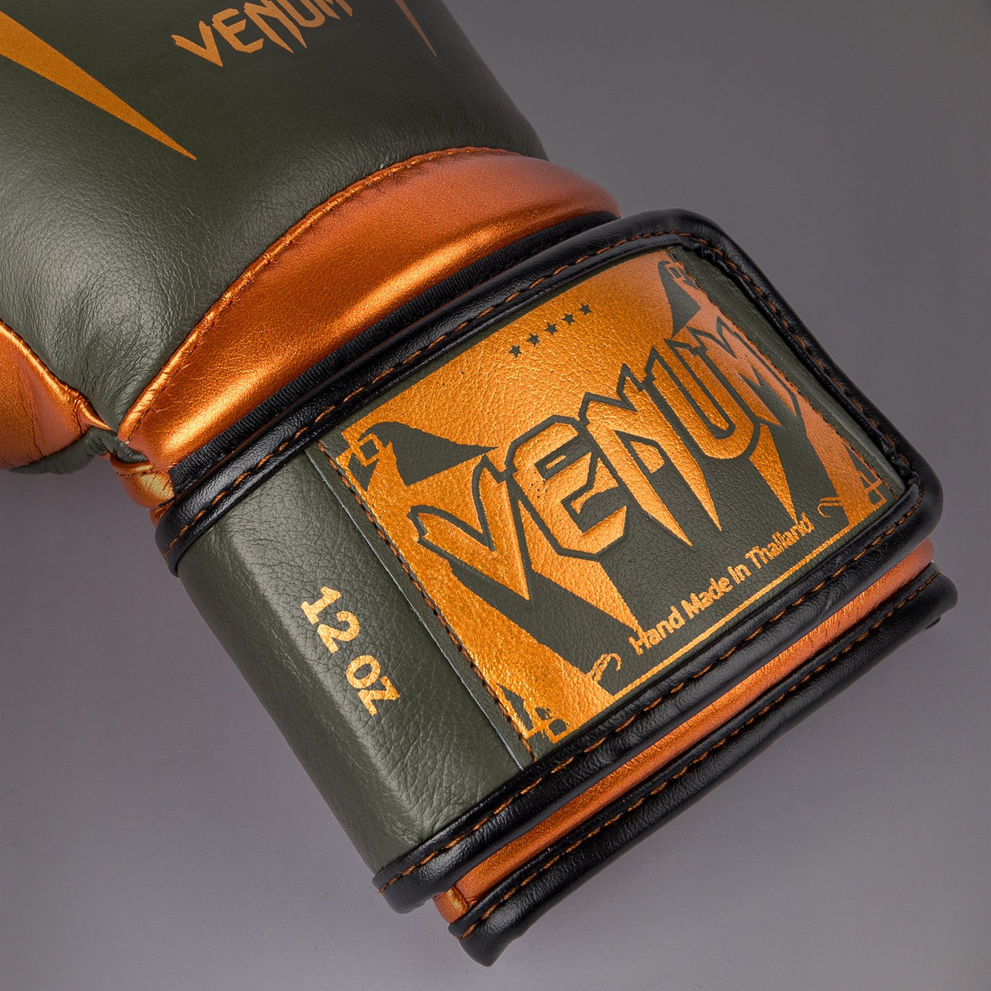 Venum Giant 3.0 복싱 글러브 – 카키/브론즈 – 스페셜 에디션