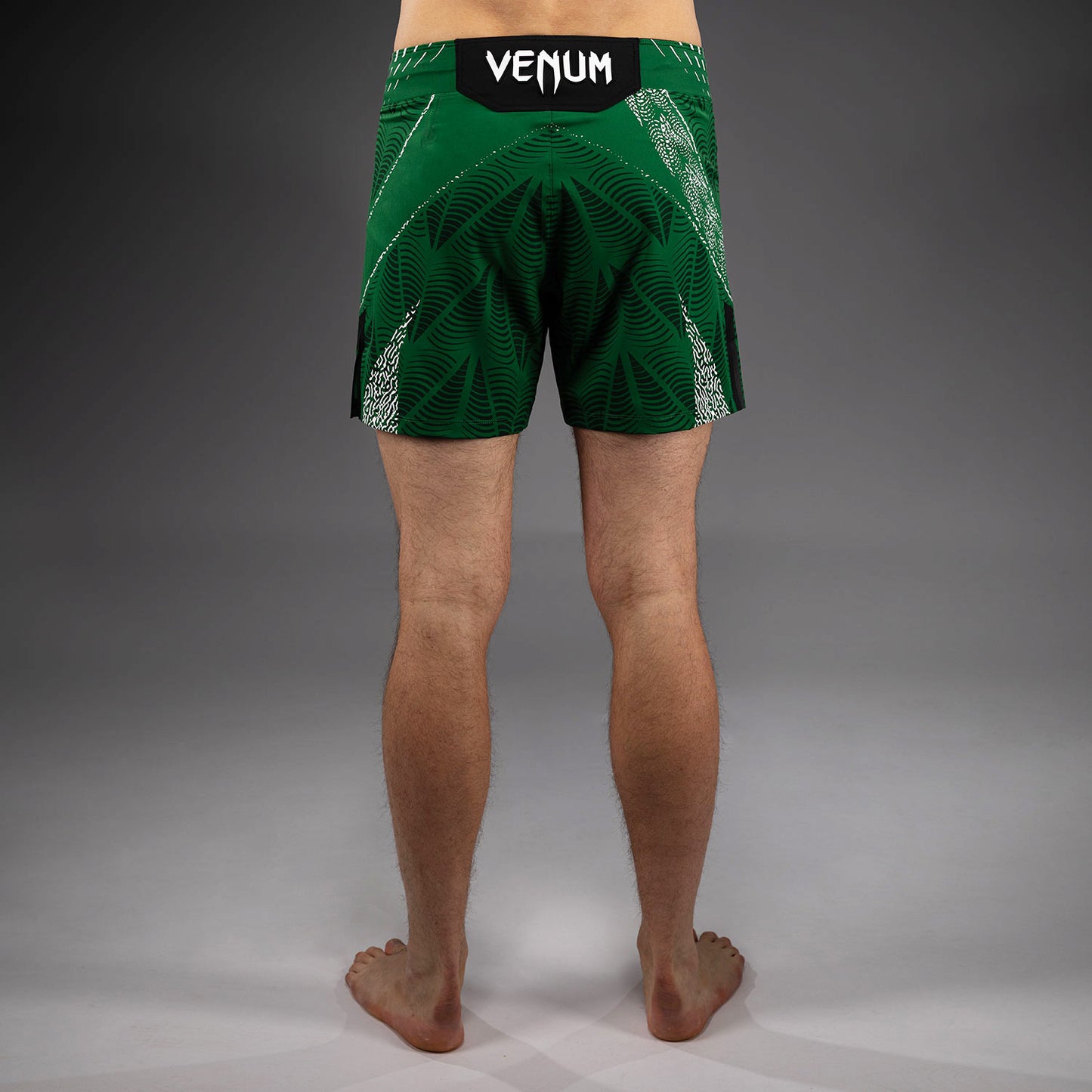 남성용 UFC Zenith by Venum 그린 어센틱 파이트 나이트 쇼츠 피트 파이트 쇼츠