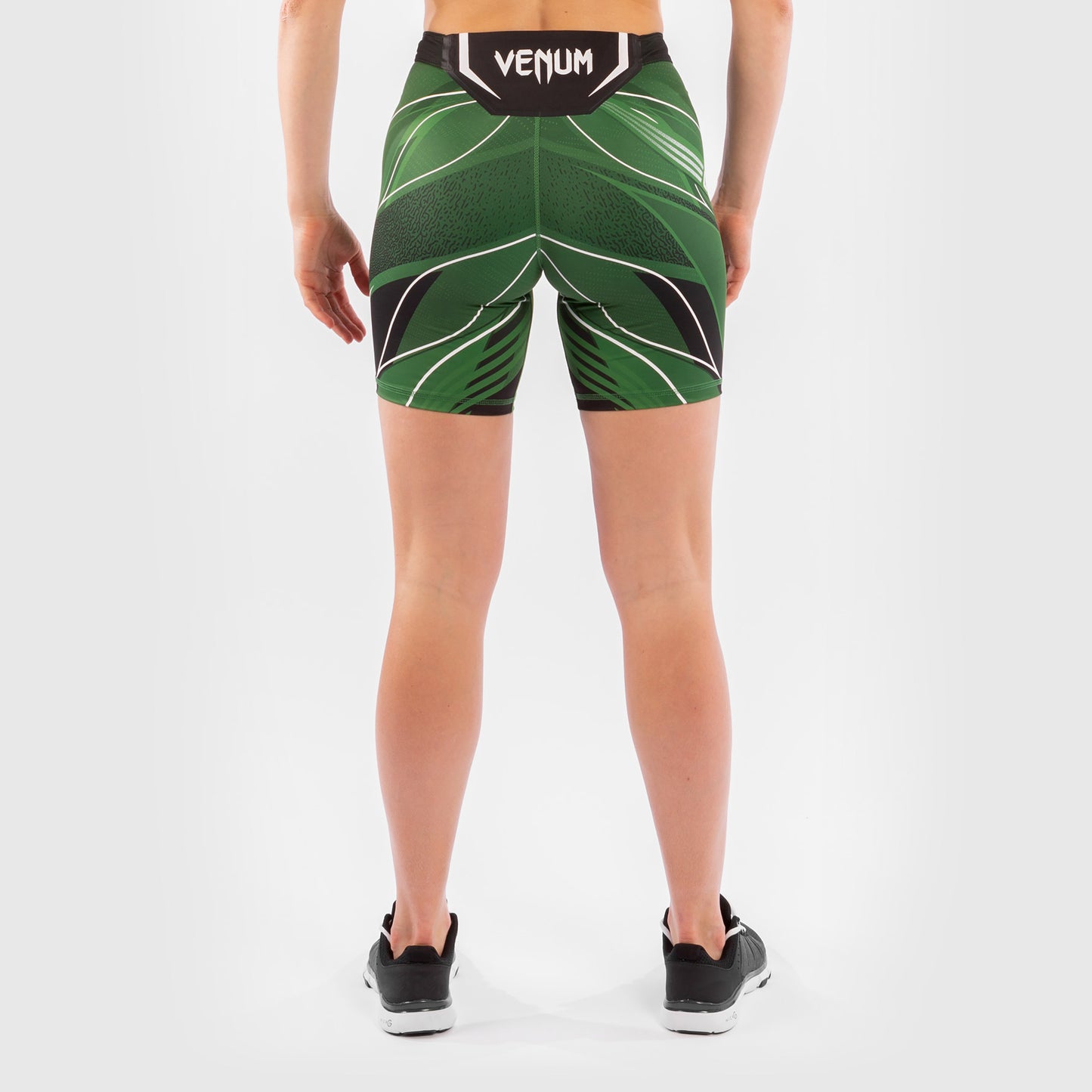 UFC Venum Authentic Fight Night 여성용 발리 투도 쇼츠 – 롱 핏 – 그린