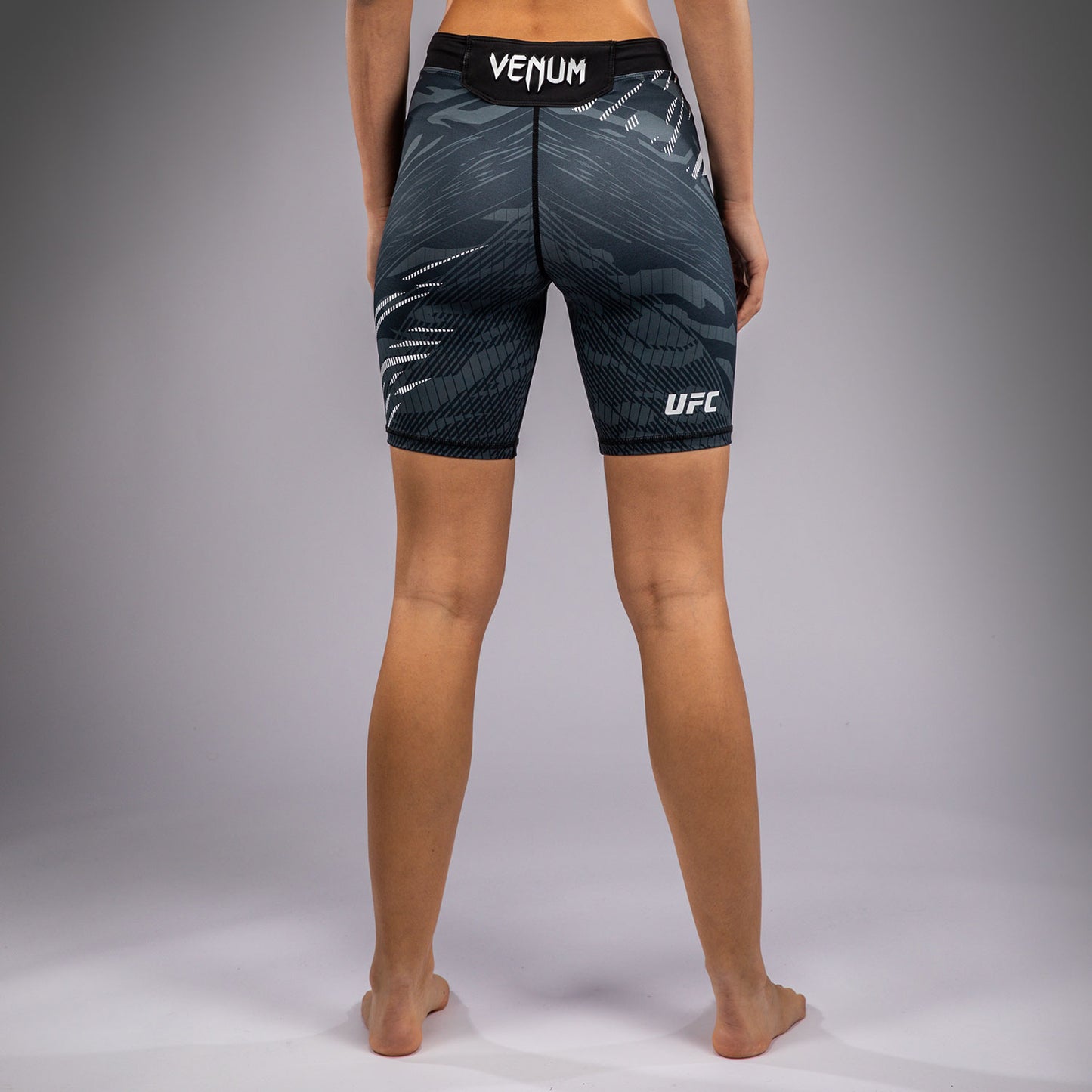UFC Fusion by Venum 여성용 발리 투도 쇼츠 – 롱 핏 – 블랙