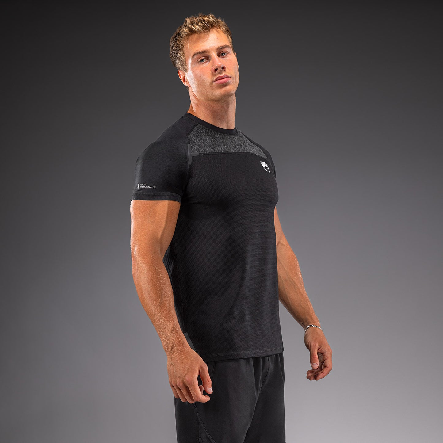 Venum G-Fit Scales 드라이 테크 티셔츠 – 블랙/차콜 그레이