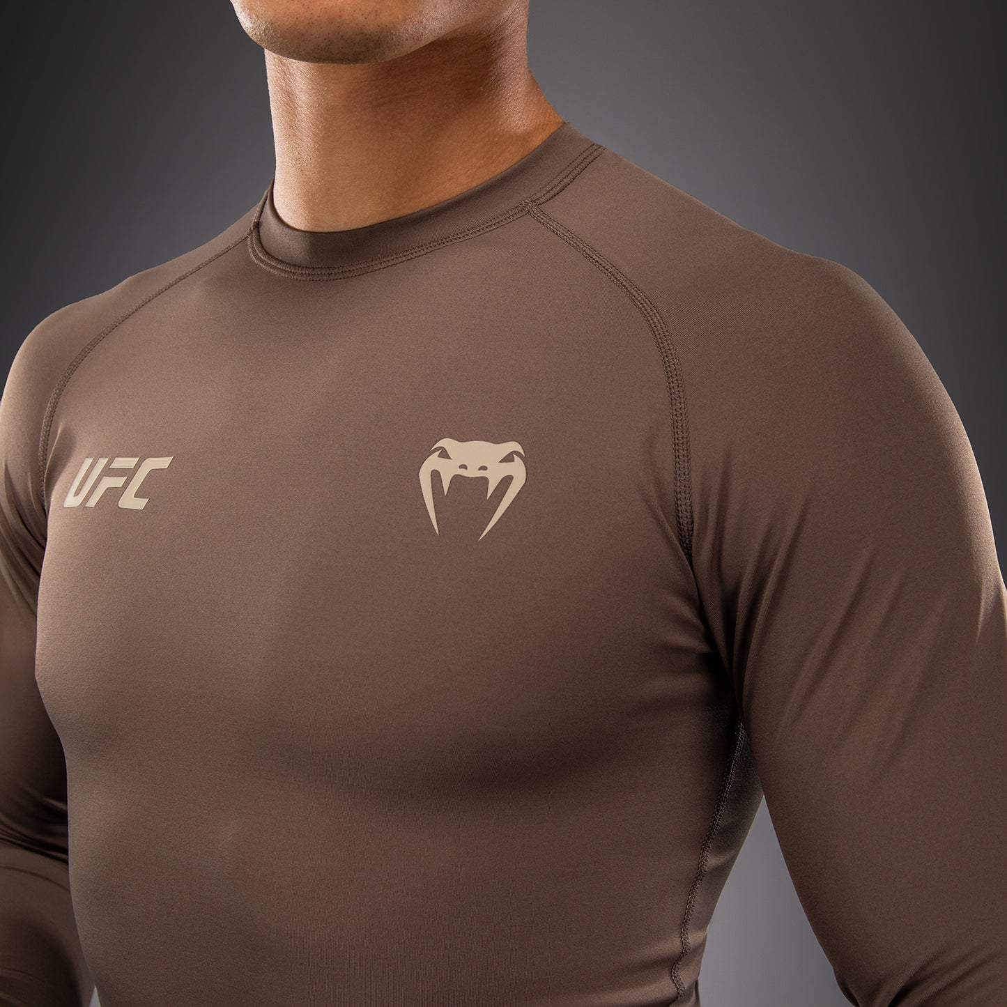 Venum UFC Unity by Venum Authentic Fight Week 남성 기능성 긴팔 래쉬가드 - 브라운