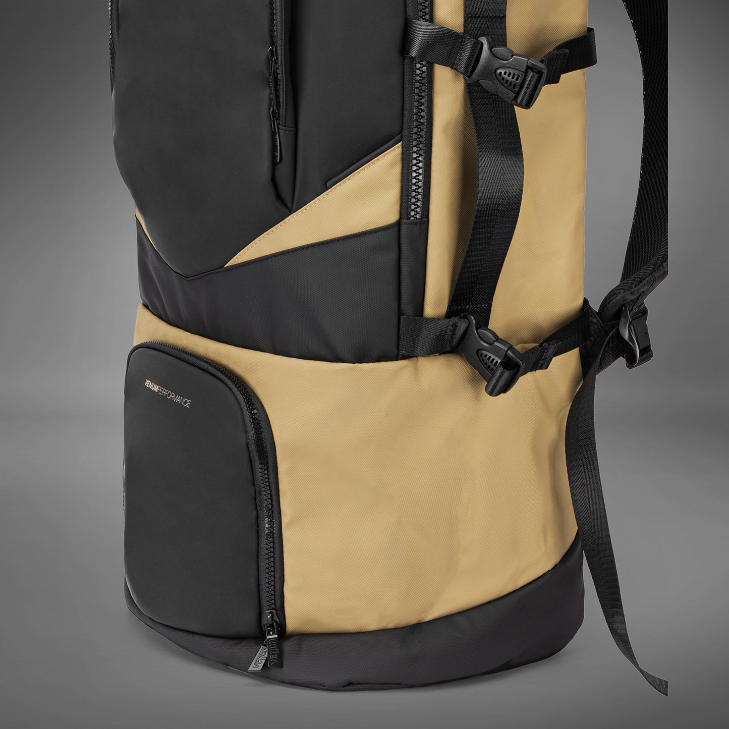 Venum Evo 2 Xtrem 백팩 (50-63L) – 블랙/샌드