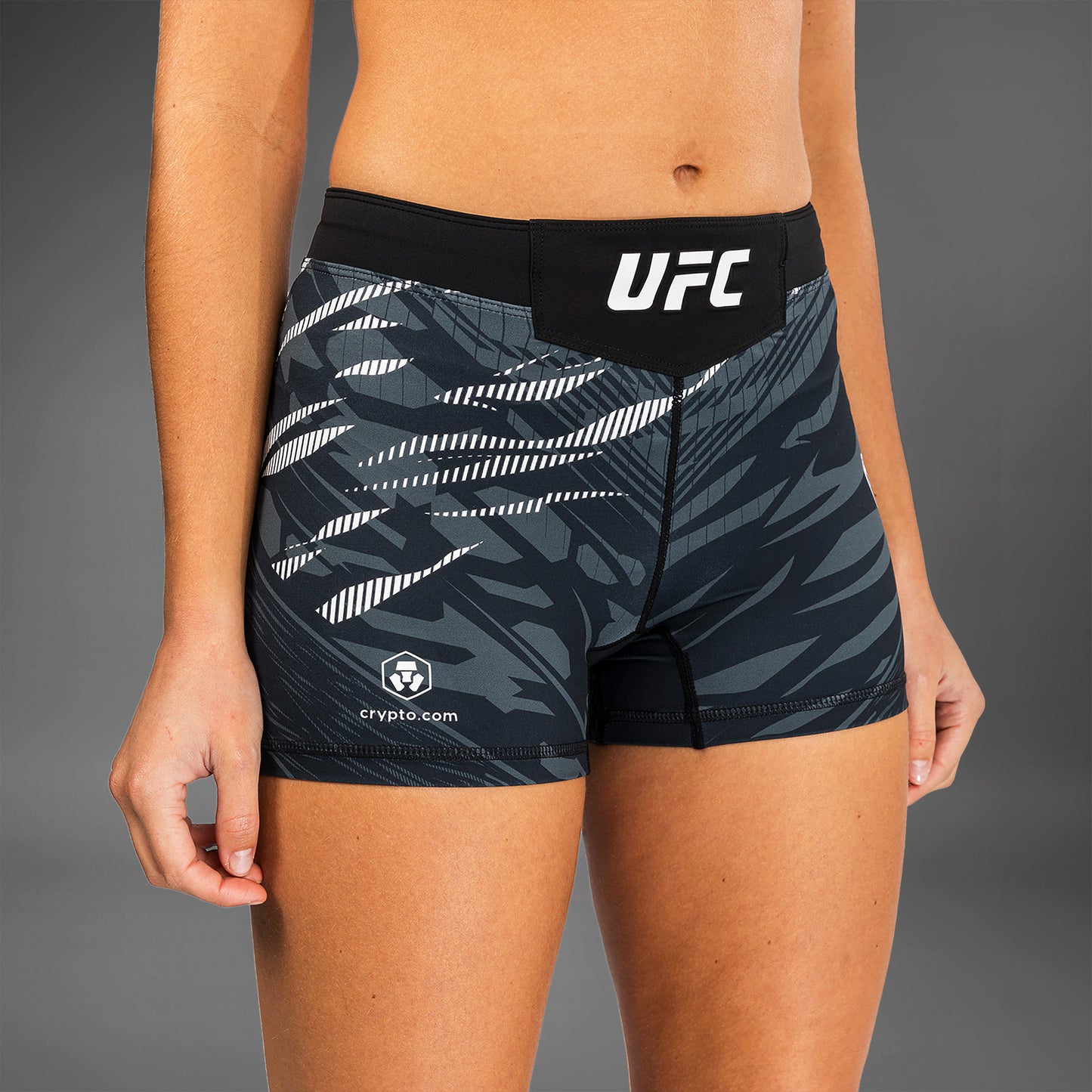 UFC Fusion by Venum 여성용 발리 투도 쇼츠 – 숏 핏 – 블랙