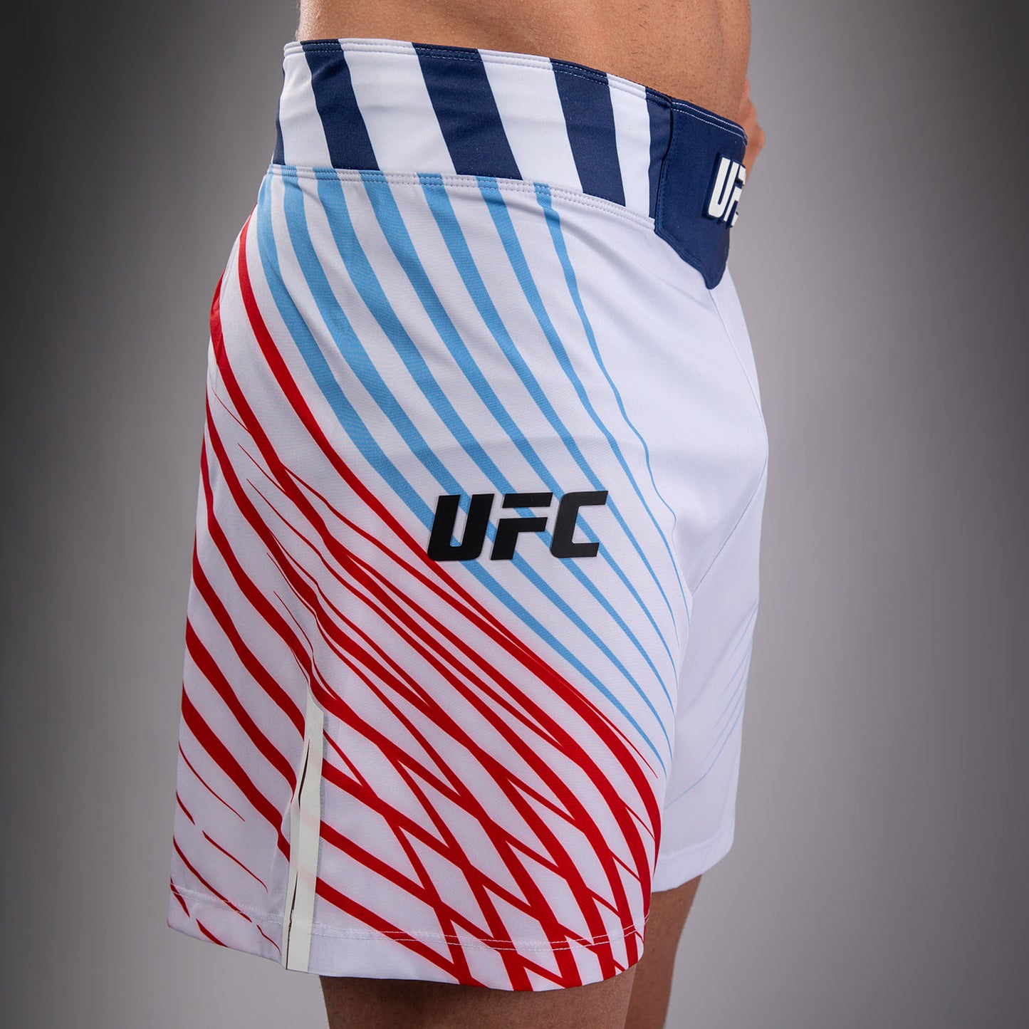 Official UFC Freedom 250 by Venum 남성용 Authentic Fight Night 파이트 쇼츠 쇼트 핏 - 화이트