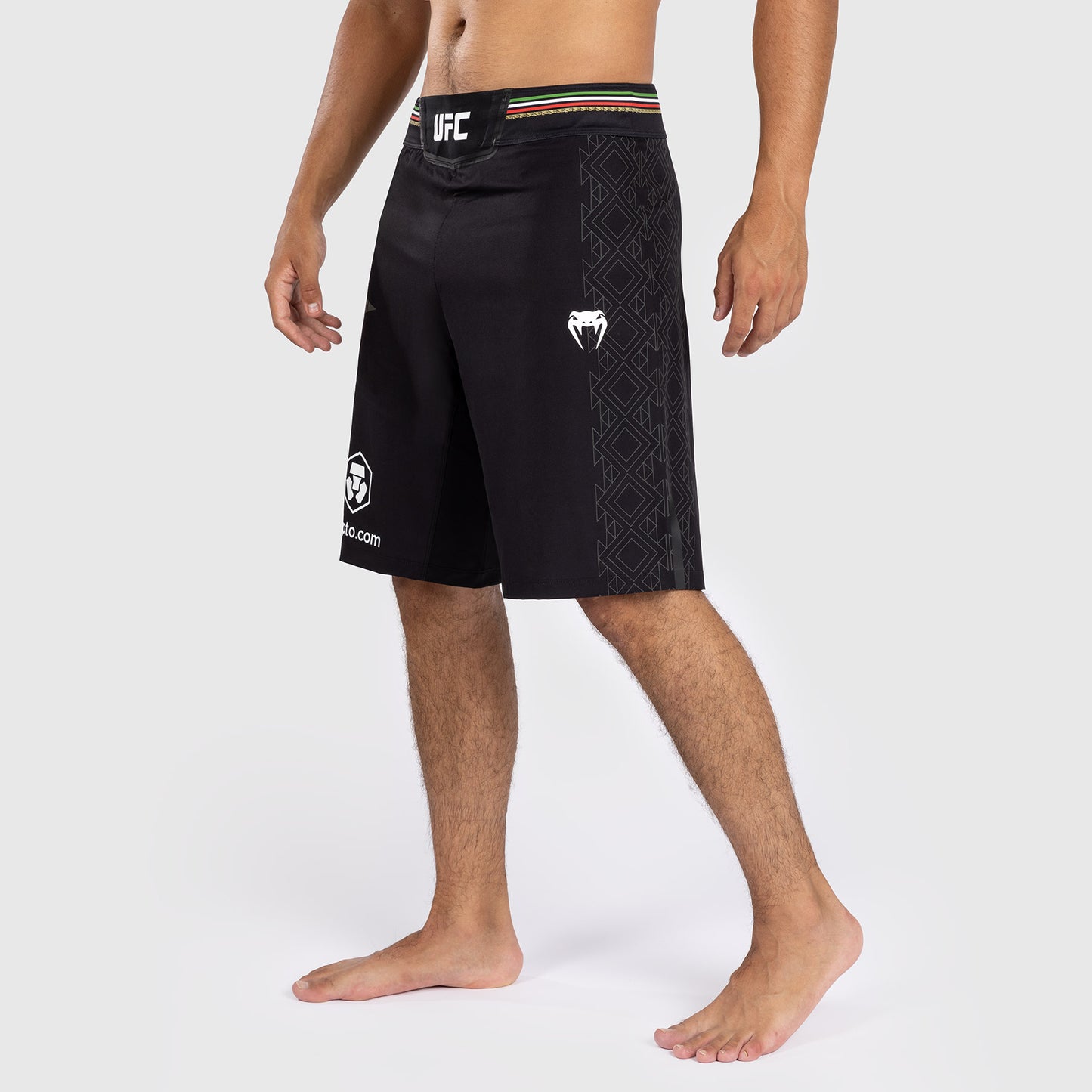 Noche UFC By Venum Authentic Men’s 파이트 쇼츠 – 롱 핏 – 블랙