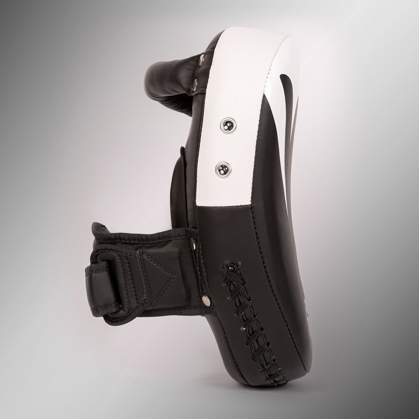 Venum Kick Boxing Gear 2.0 마이크로 파이버 스몰 포즈 – 블랙/화이트