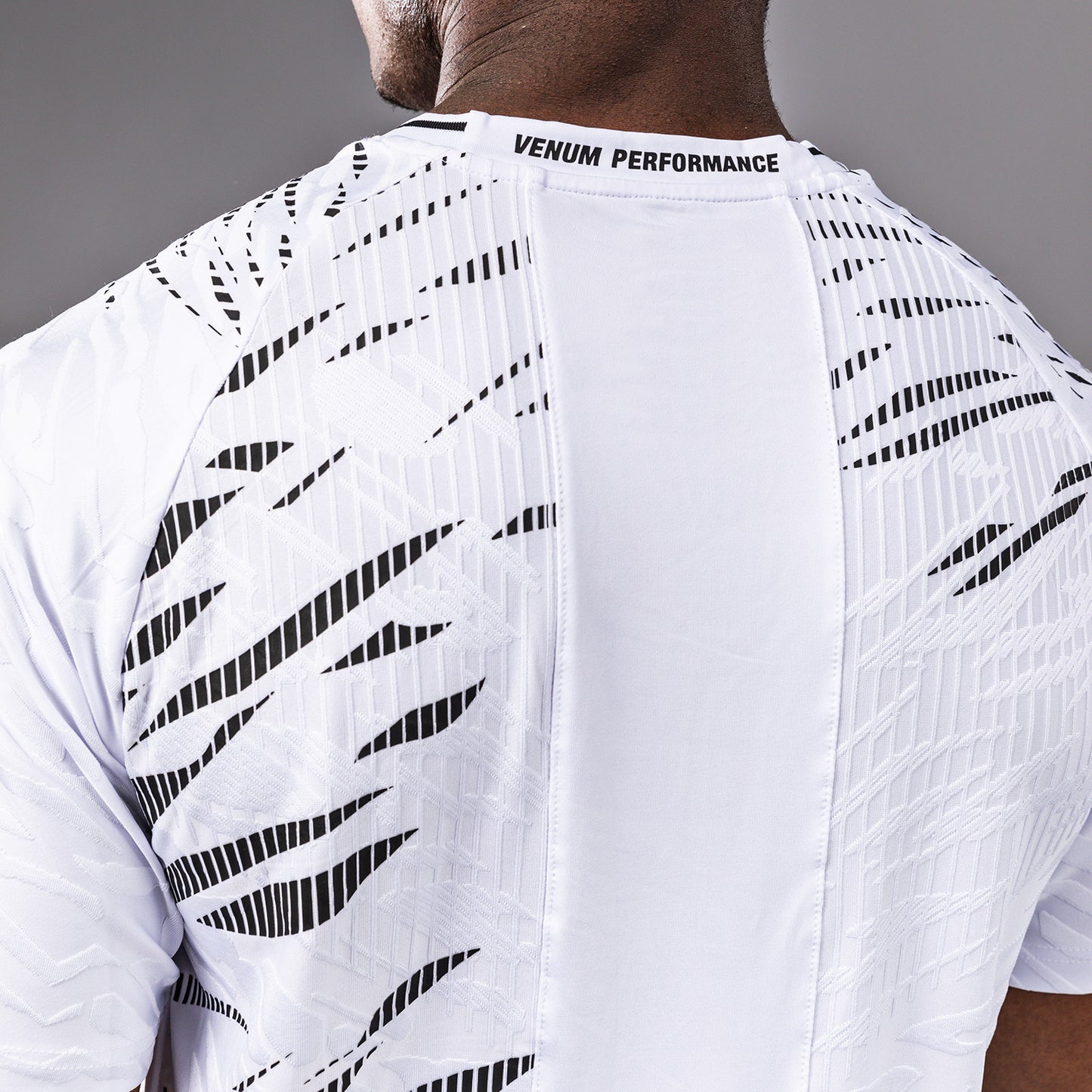 UFC Fusion by Venum Authentic Fight Night 남성용 워크아웃 저지 – 화이트