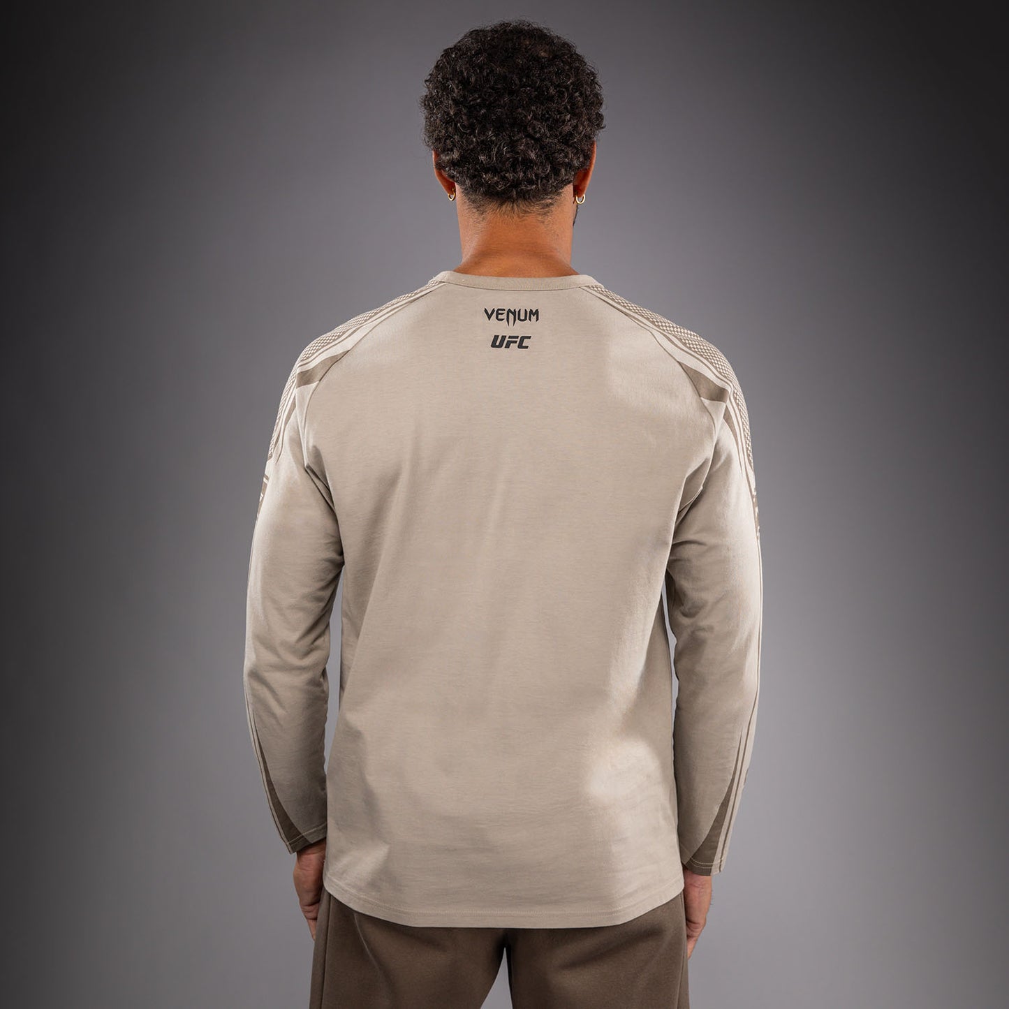 Venum UFC Unity by Venum Authentic Fight Week 남성 긴팔 티셔츠 - 샌드