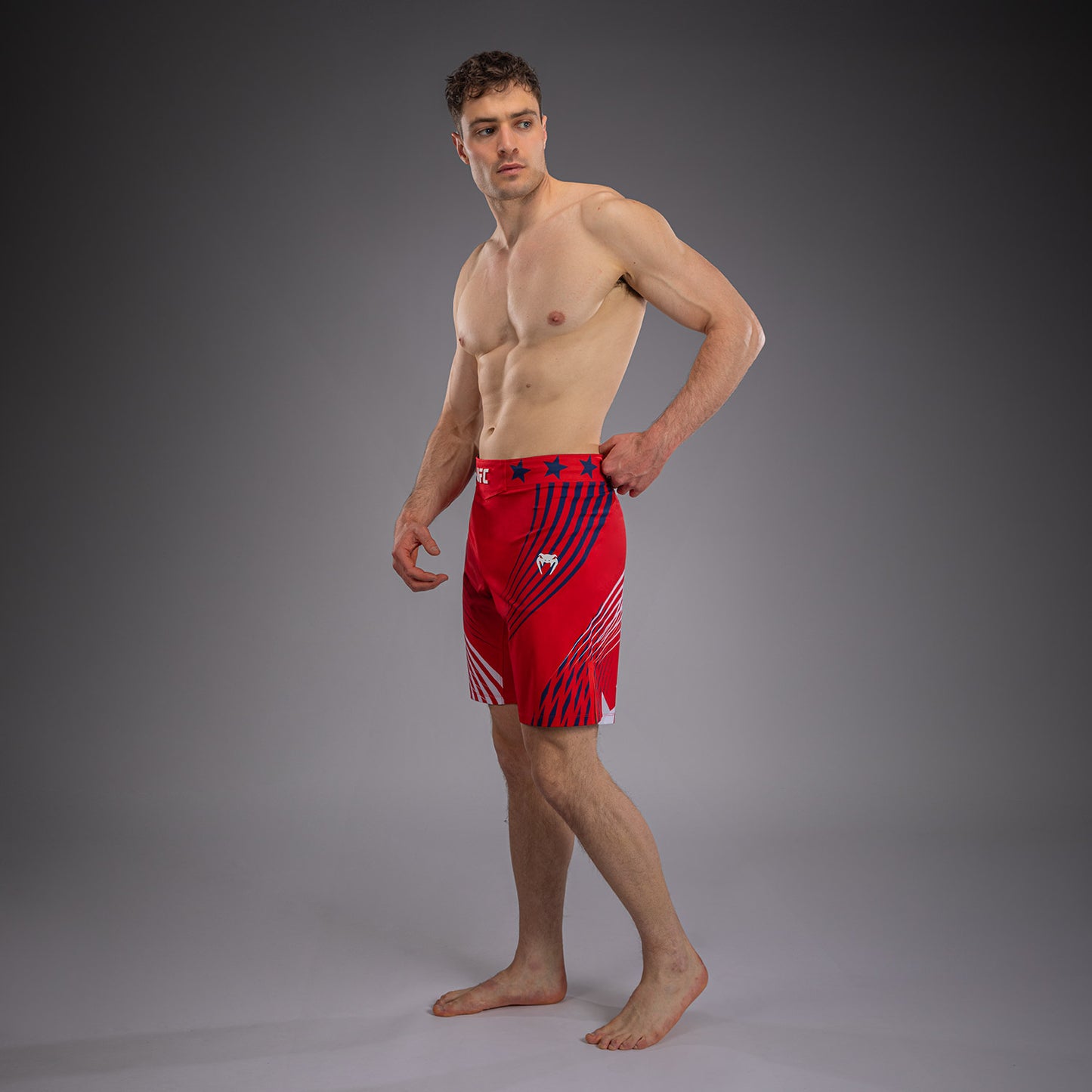 Official UFC Freedom 250 by Venum 남성용 Authentic Fight Night 파이트 쇼츠 롱 핏 - 레드