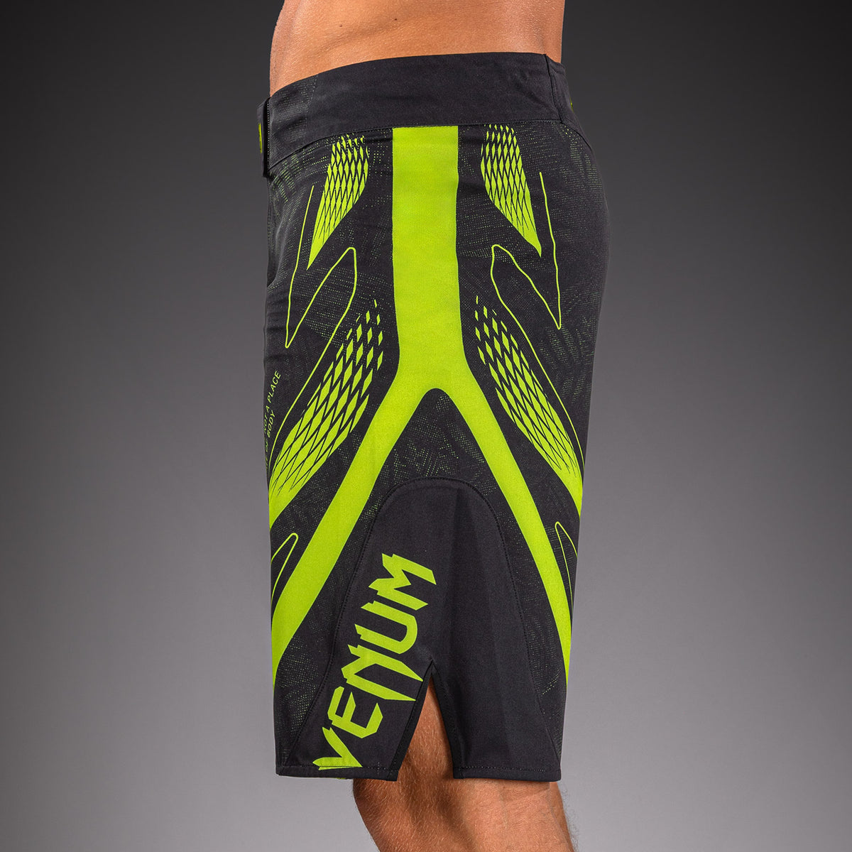 Venum Amazonia Reborn MMA 쇼츠 - 블랙/그린