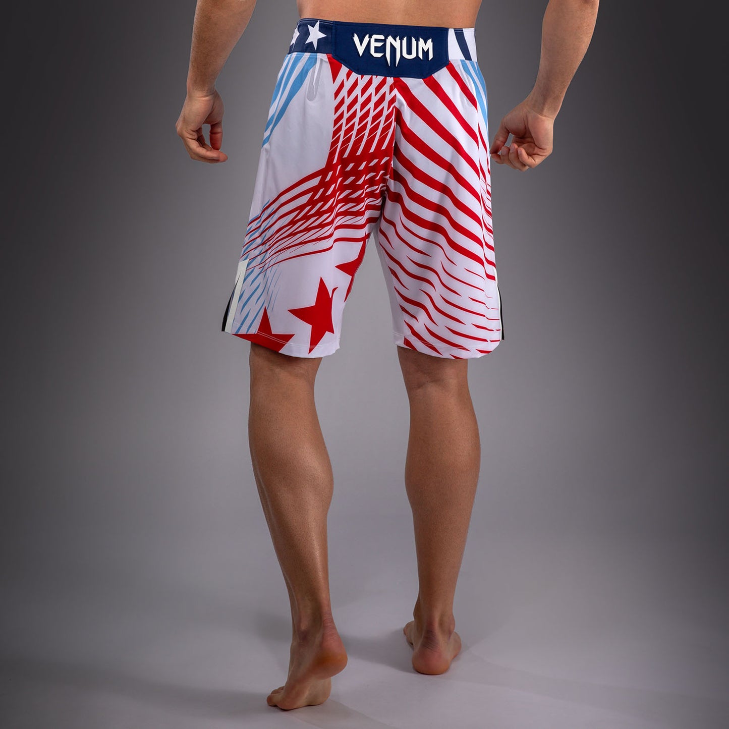 Official UFC Freedom 250 by Venum 남성용 Authentic Fight Night 파이트 쇼츠 롱 핏 - 화이트