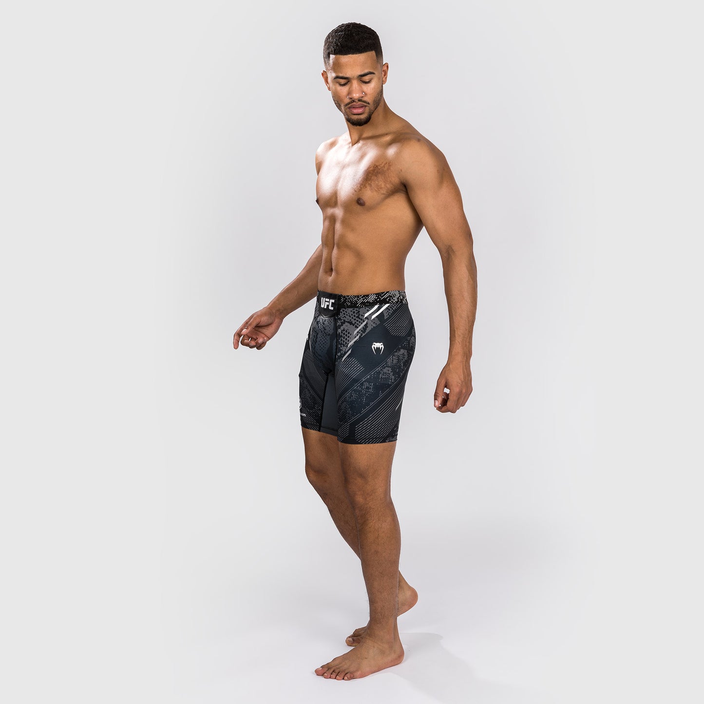 UFC Adrenaline by Venum 남성용 발리 투도 쇼츠 – 블랙