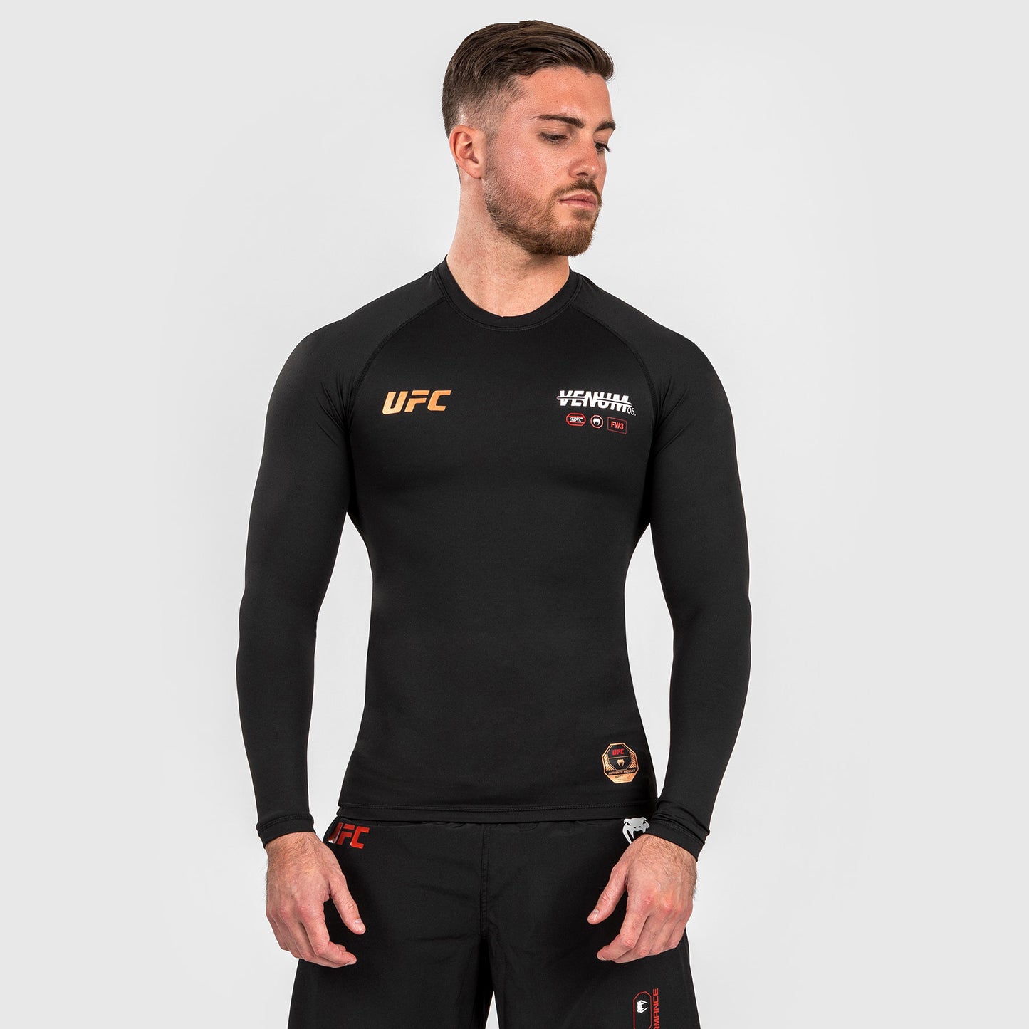 UFC Adrenaline by Venum Fight Week 남성용 퍼포먼스 긴팔 래쉬가드 – 블랙