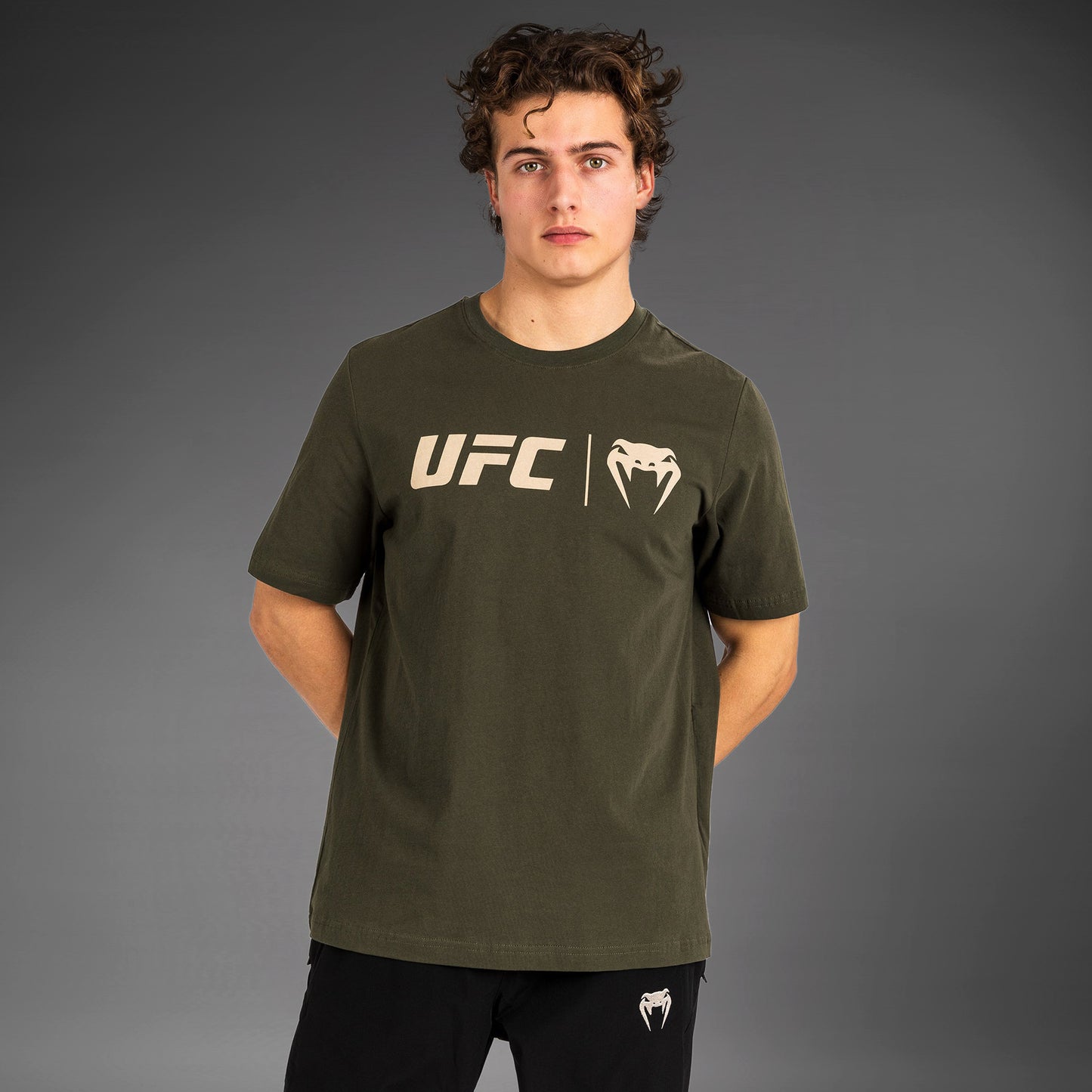 UFC Venum Classic 티셔츠 – 카키/브론즈