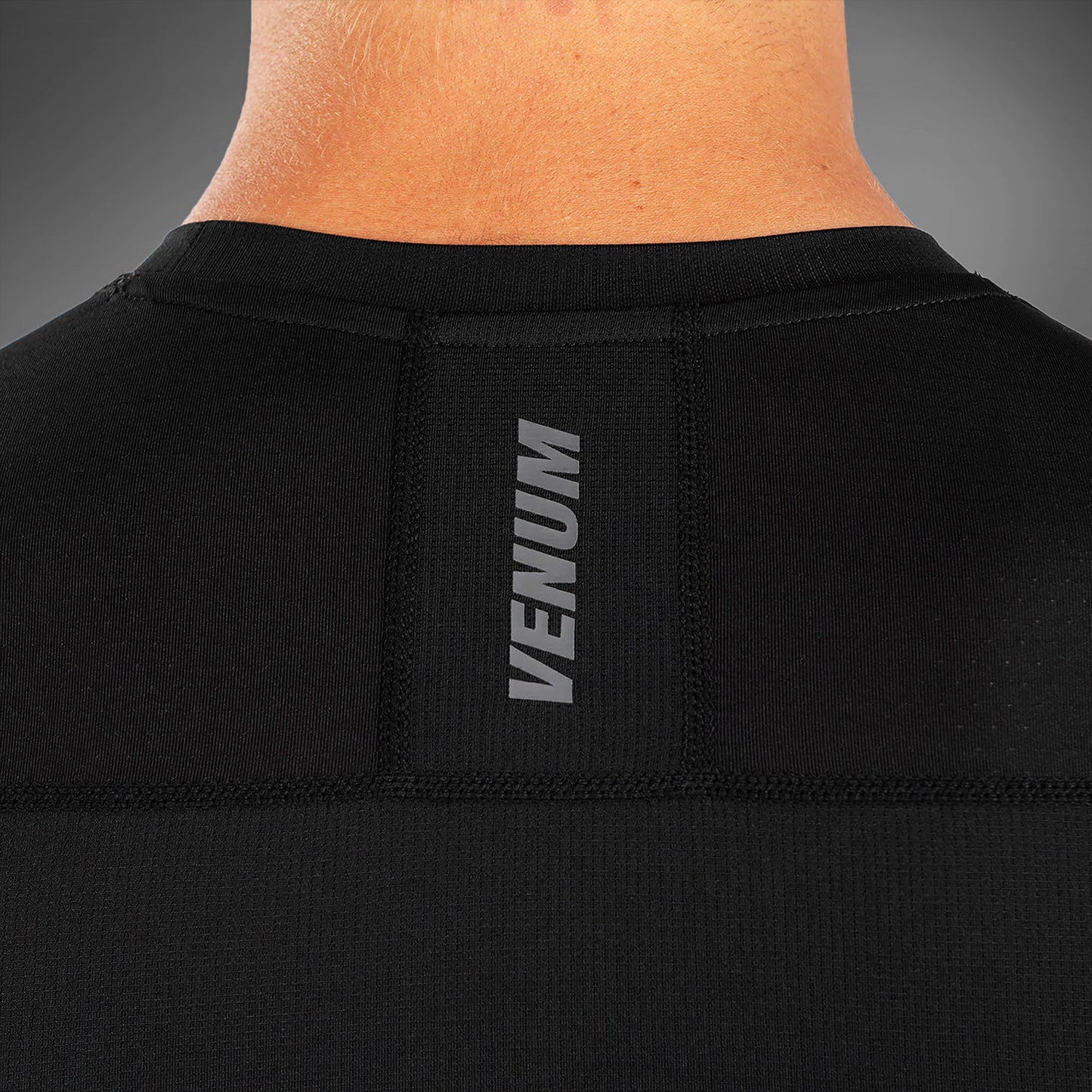 Venum G-Fit Air 래쉬가드 반팔 – 블랙