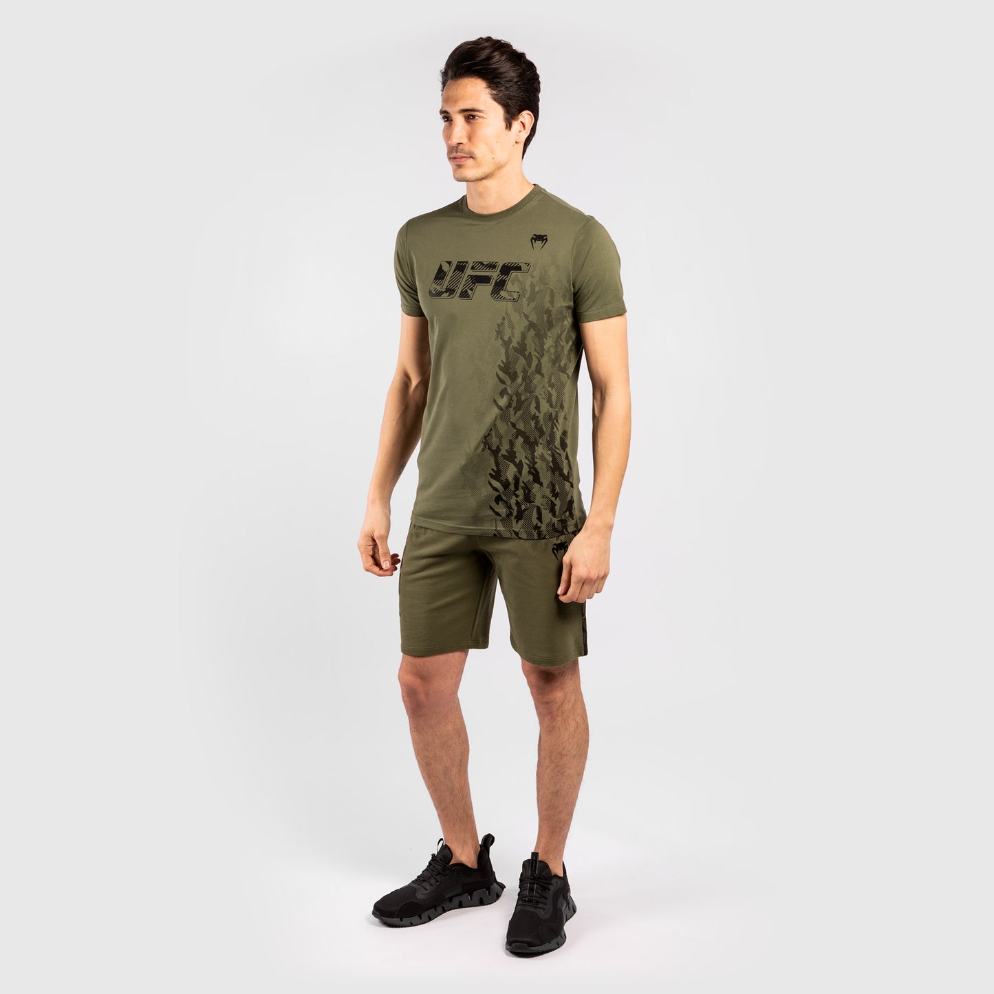 UFC Venum Authentic Fight Week 남성용 쇼츠 – 카키