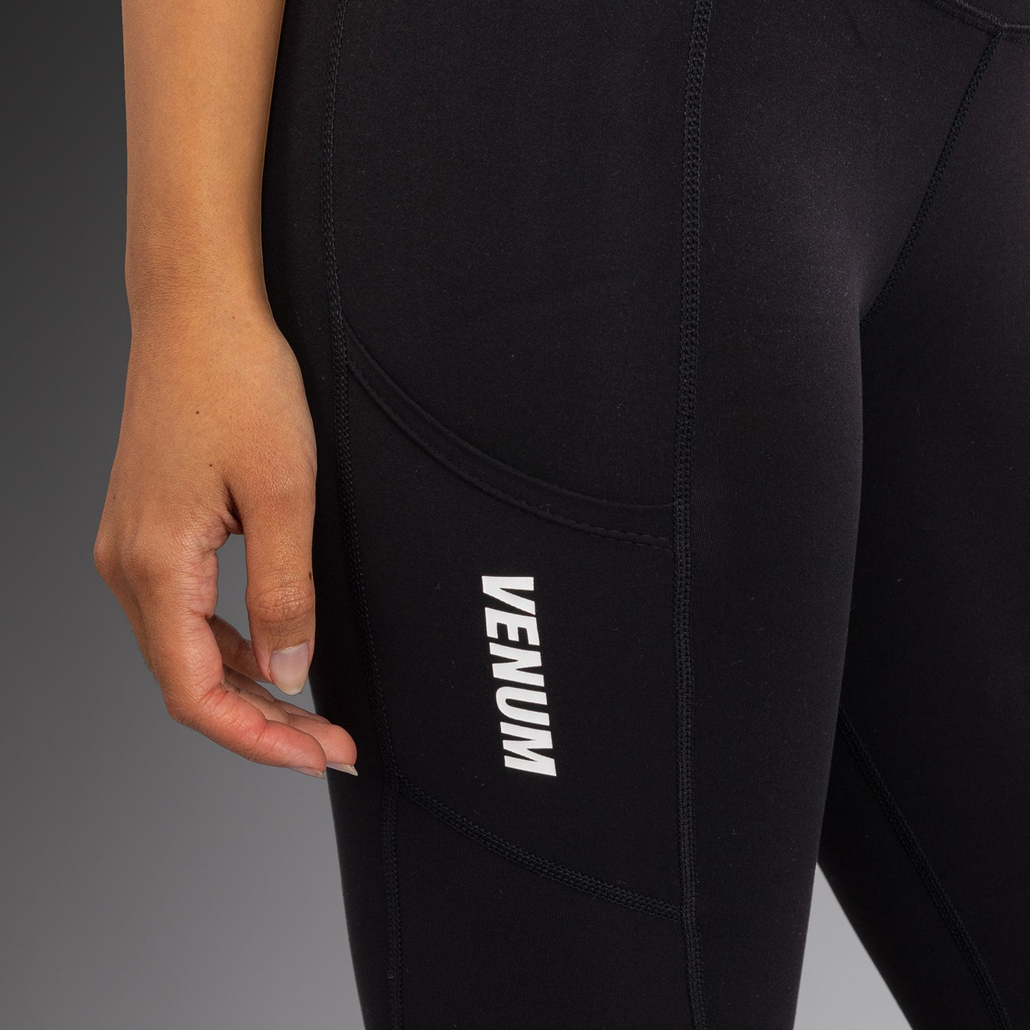 Venum Essential 레깅스 퍼포먼스 – 블랙