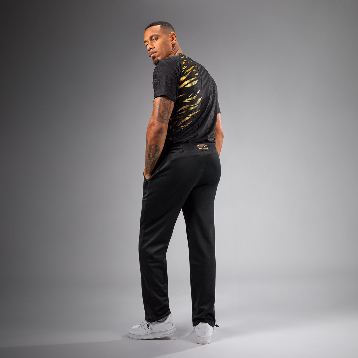 UFC Fusion by Venum Authentic Fight Night 남성용 스트레이트 레그 워크아웃 팬츠 – 챔피언