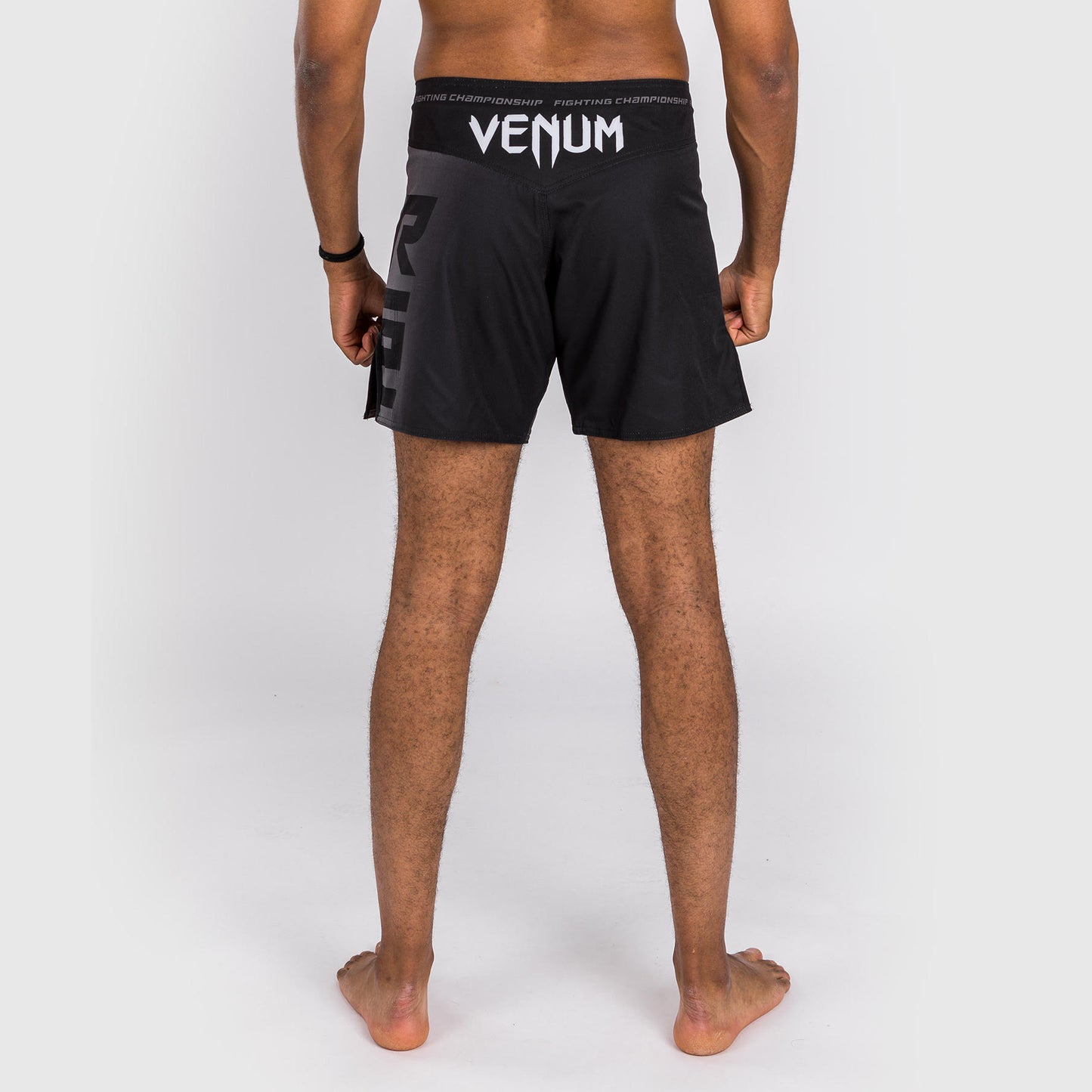 Venum x Ares 파이트 쇼츠 – 블랙