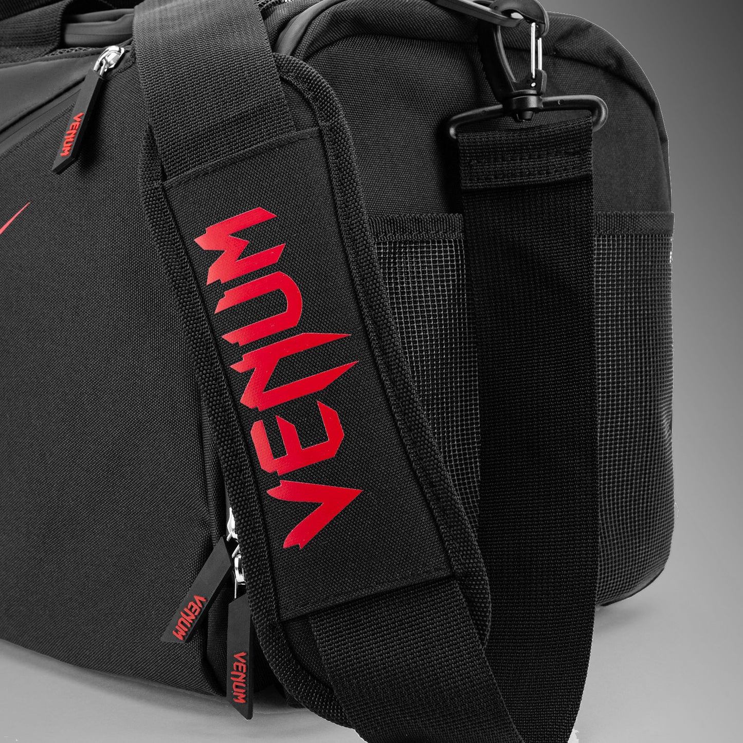 Venum Trainer Lite Evo 스포츠백 (48L) – 블랙/레드