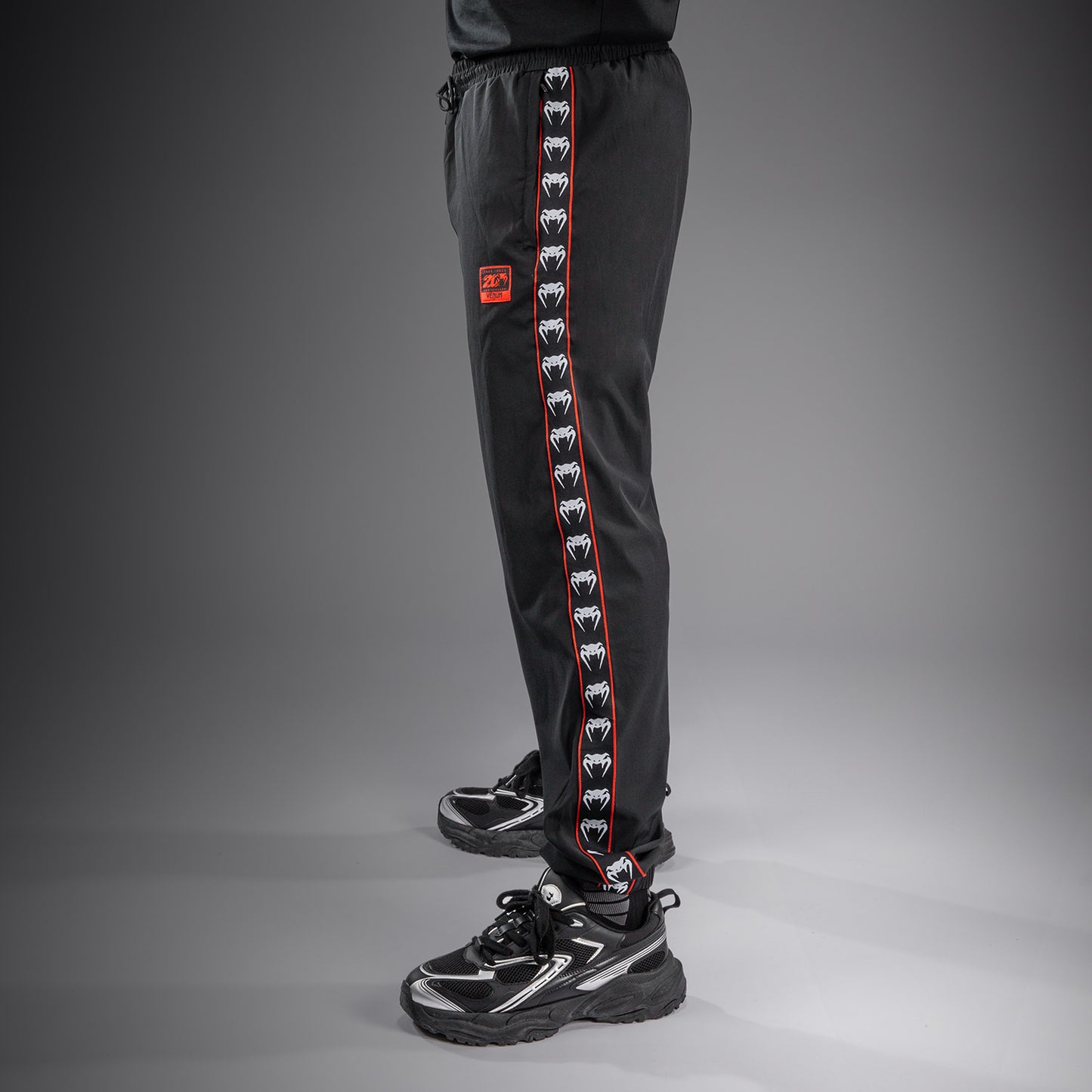 Venum 20th Anniversary 조깅 팬츠 – 블랙/레드