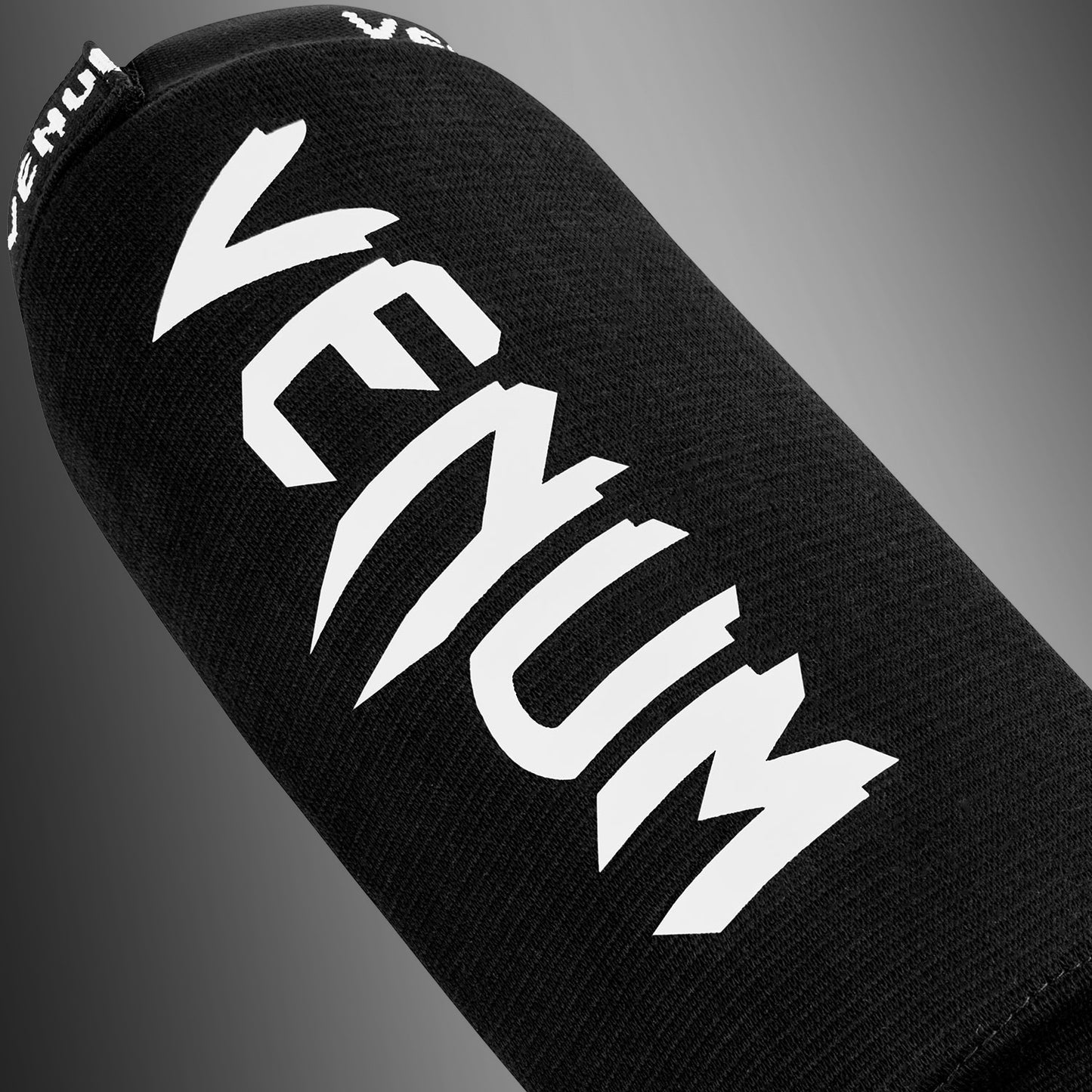 Venum Kontact 정강이 보호대 풋 없음 – 블랙
