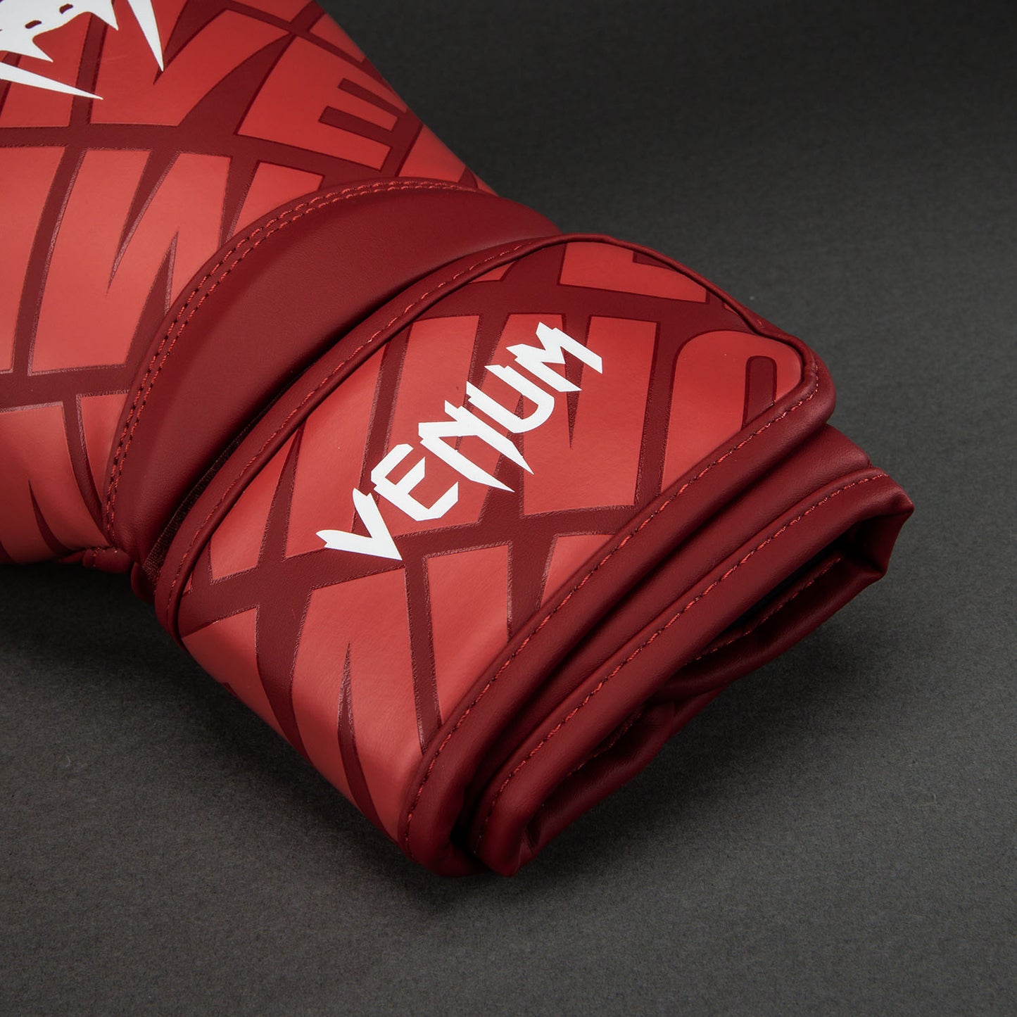 Venum Contender 1.5 XT 3D 복싱 글러브 – 체리 레드/화이트