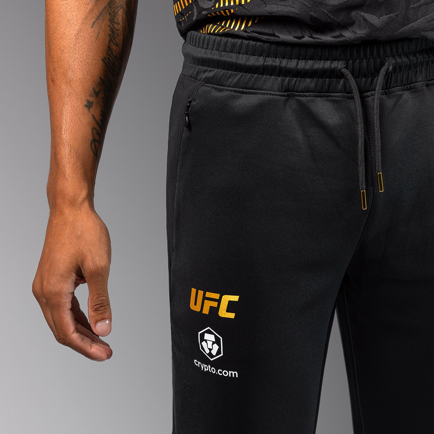UFC Fusion by Venum Authentic Fight Night 남성용 스트레이트 레그 워크아웃 팬츠 – 챔피언