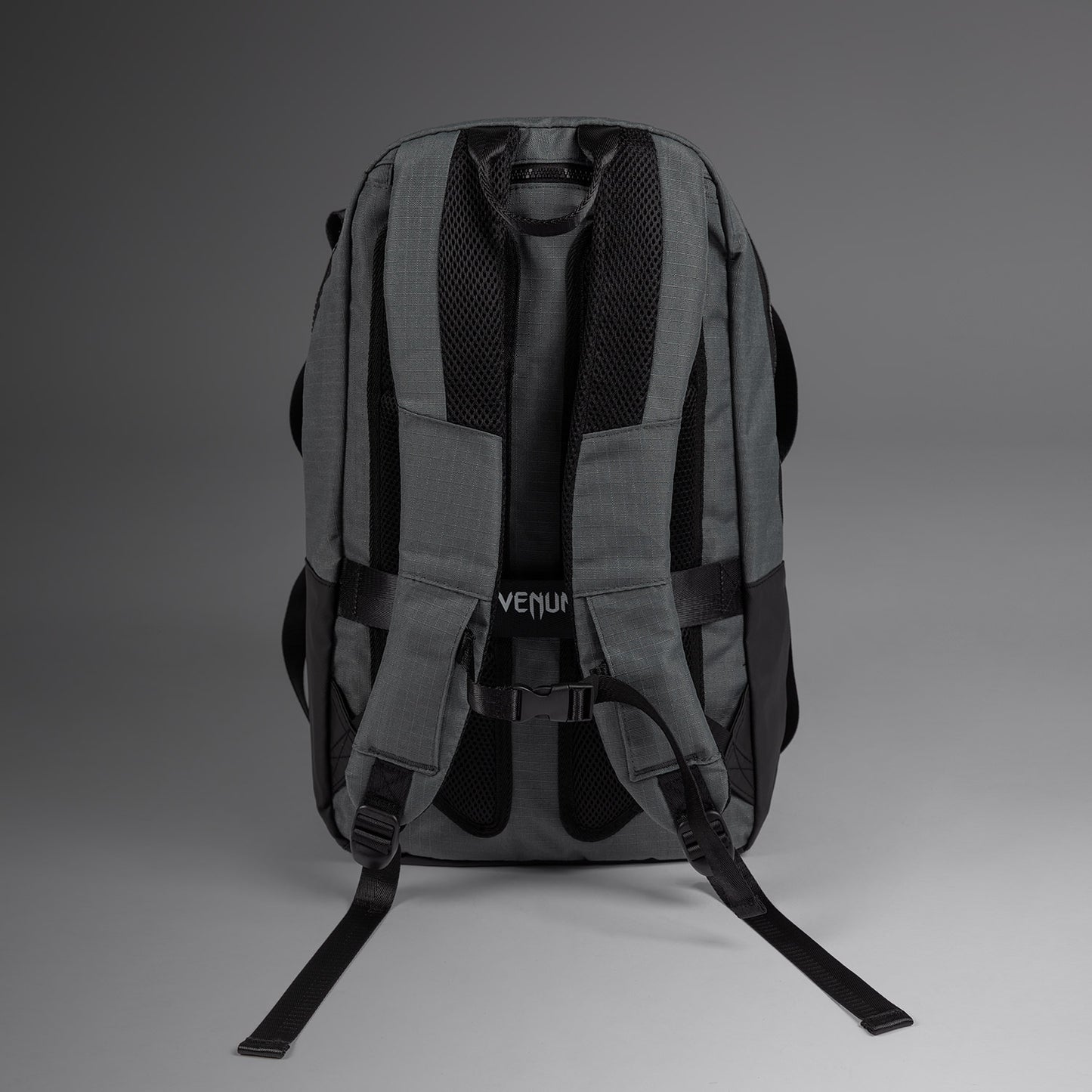 Venum Evo 2 리프스톱 백팩 (20-25L) – 스톰 그레이