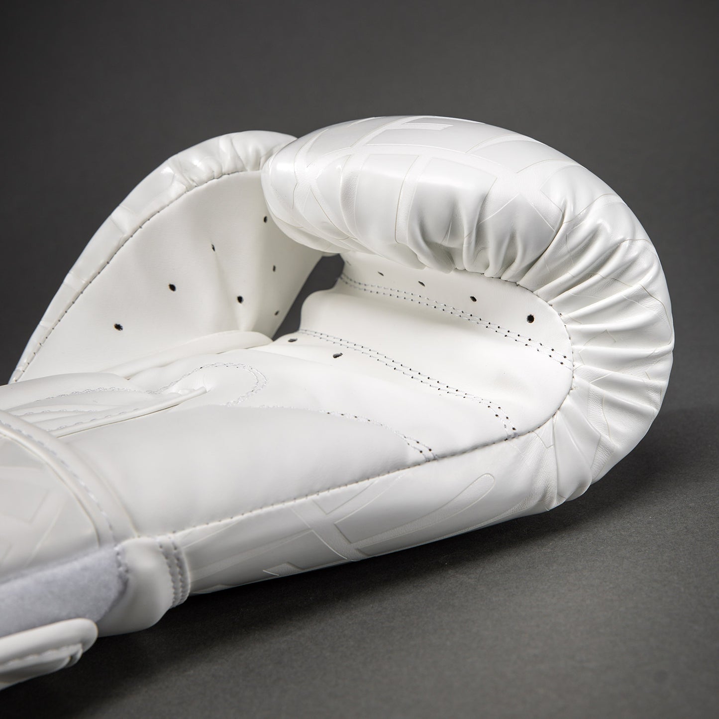 Venum Contender 1.5 XT 3D 복싱 글러브 - 화이트/골드