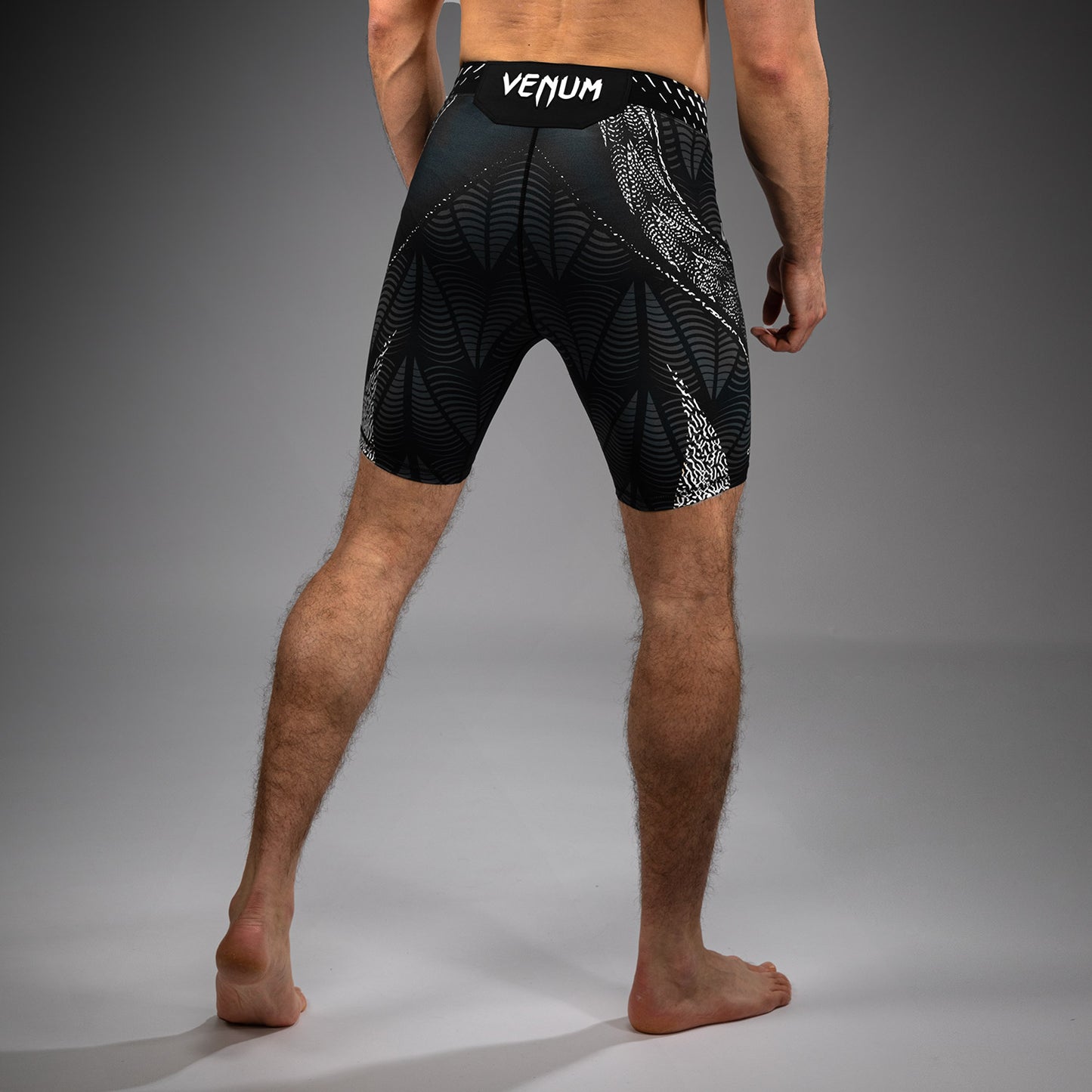 남성용 UFC Zenith by Venum 블랙 오센틱 파이트 나이트 발리 투도 쇼츠