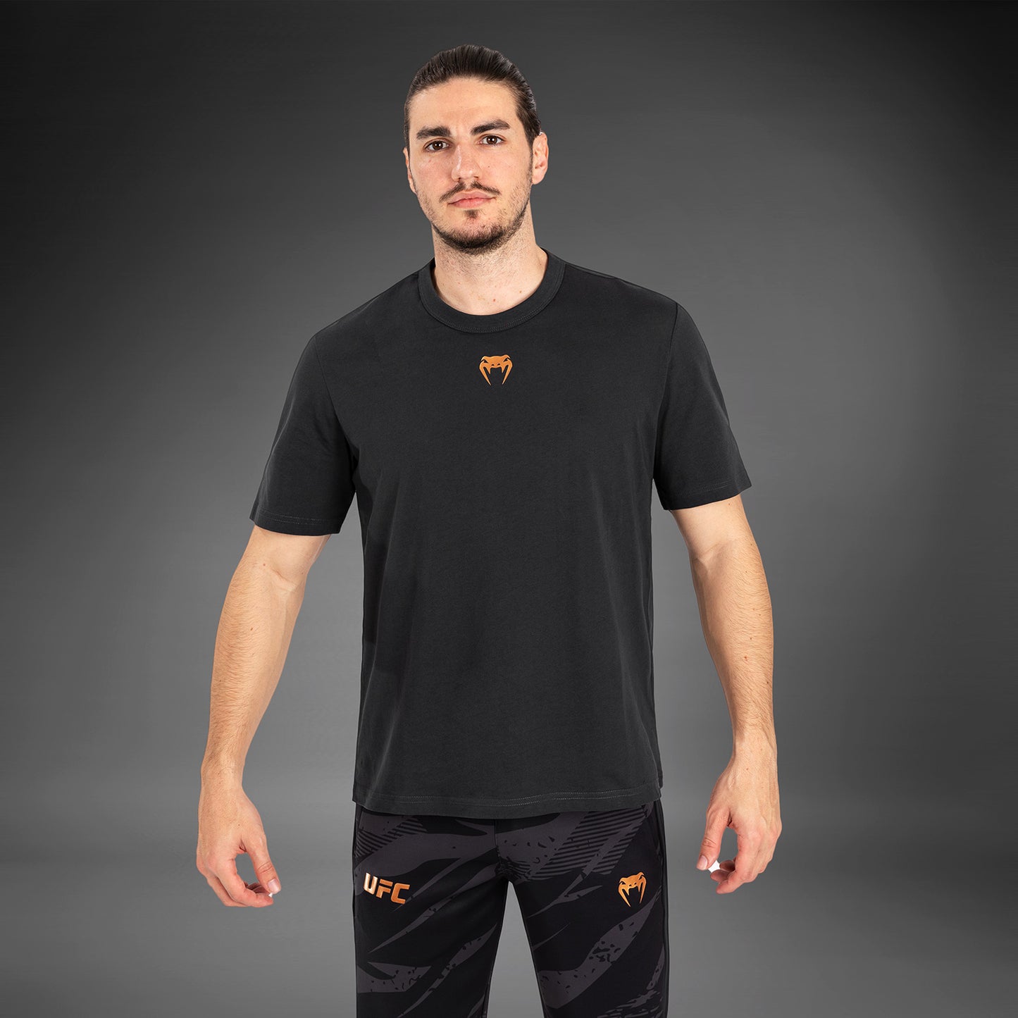 UFC Adrenaline by Venum Fight Week 남성용 반팔 티셔츠 – 차콜 그레이