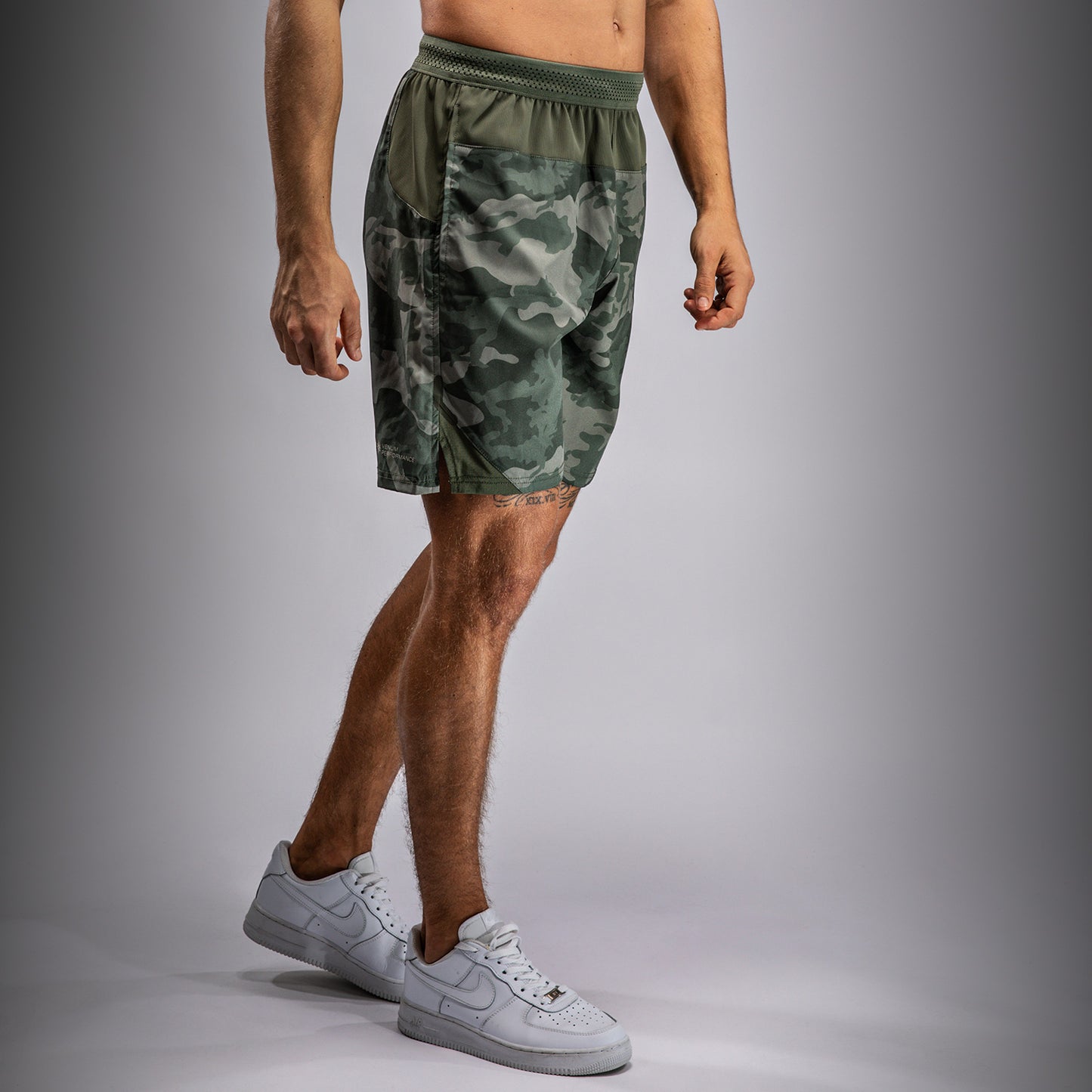 Venum G-Fit Air 남성용 트레이닝 쇼츠 – 아미 카모