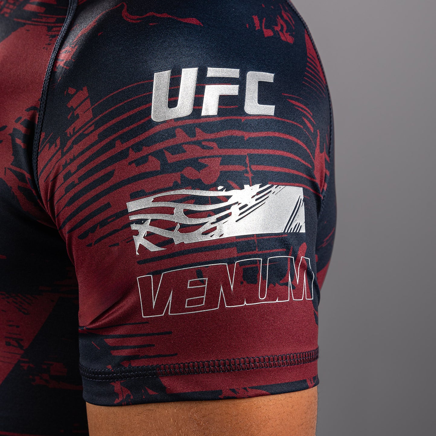 남성용 UFC Zenith by Venum 네이비 블루 오센틱 파이트 위크 퍼포먼스 반팔 래쉬가드