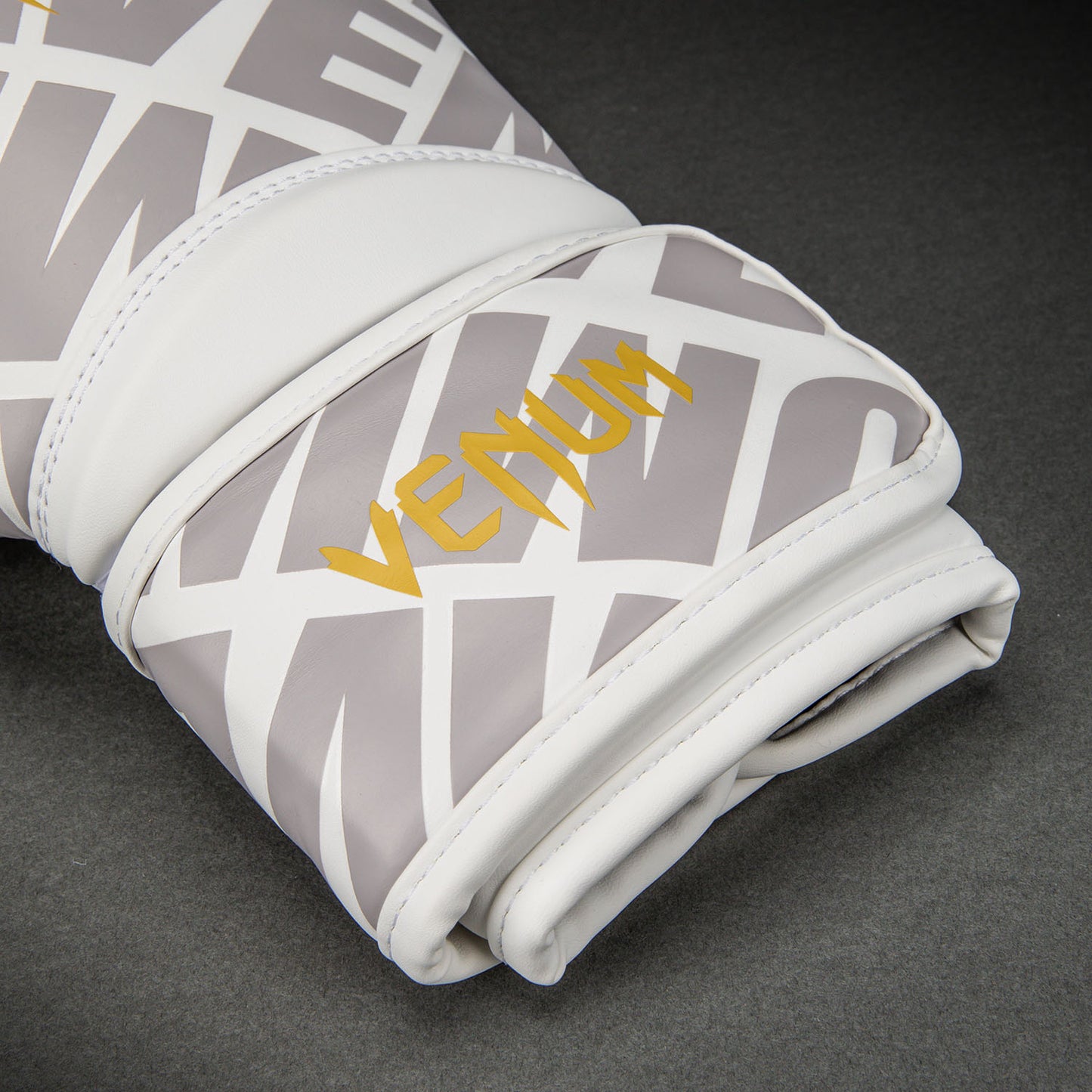 Venum Contender 1.5 XT 3D 복싱 글러브 – 화이트/골드