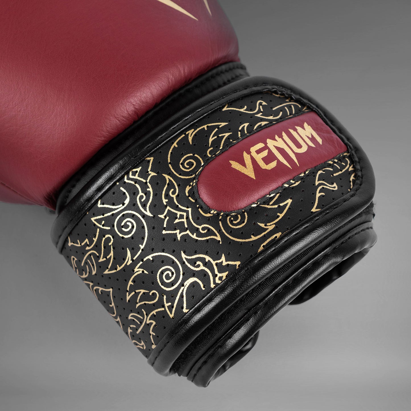 Venum Power 2.0 복싱 글러브 – 버건디/블랙