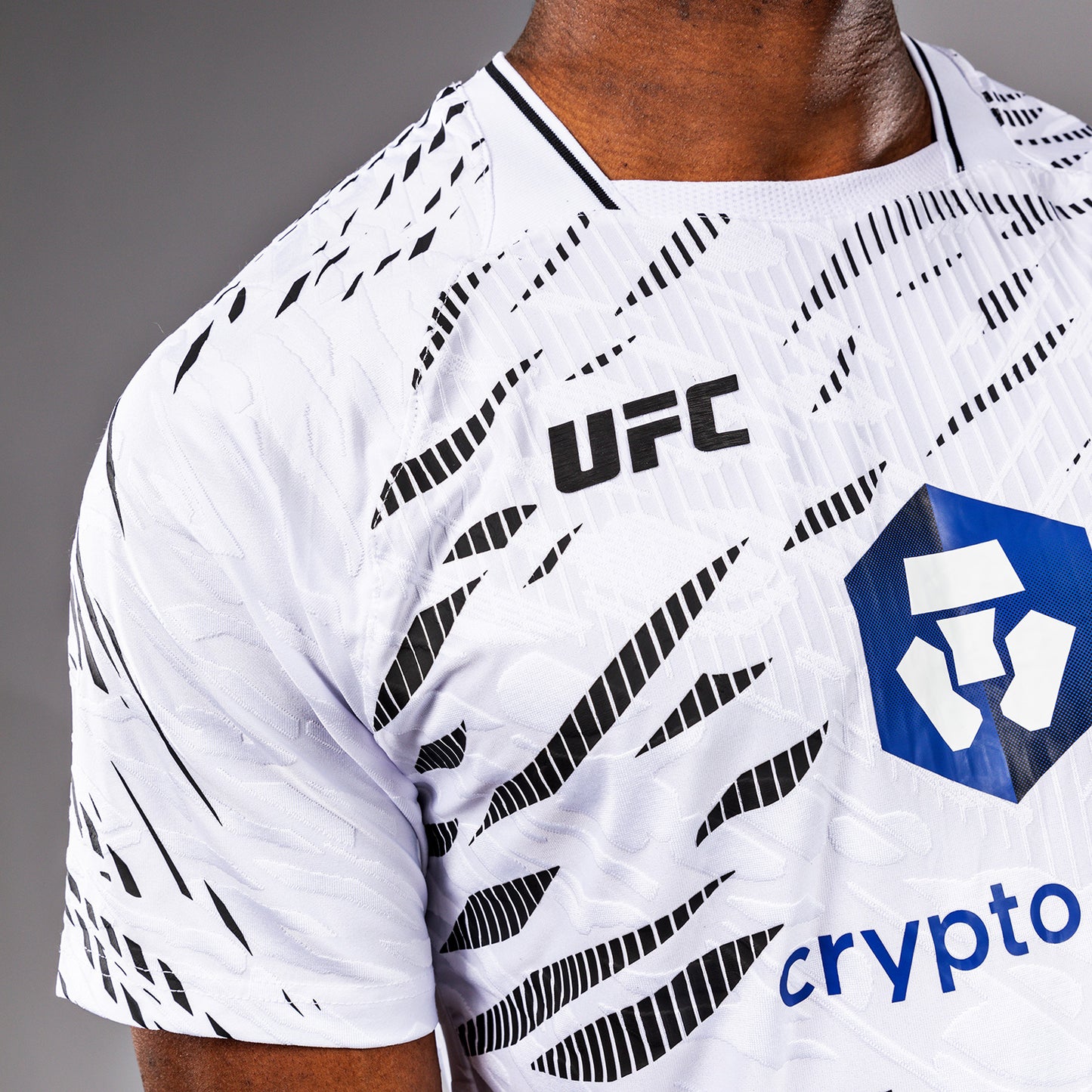 UFC Fusion by Venum Authentic Fight Night 남성용 워크아웃 저지 – 화이트