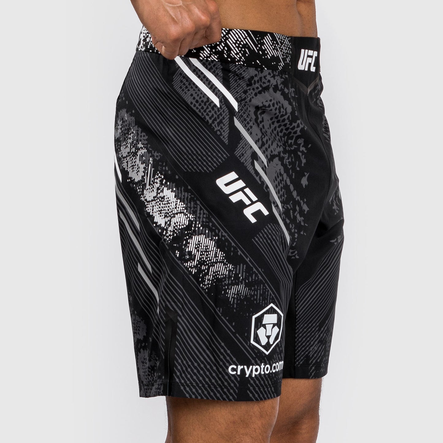 UFC Adrenaline by Venum 남성용 파이트 쇼츠 – 롱 핏 – 블랙
