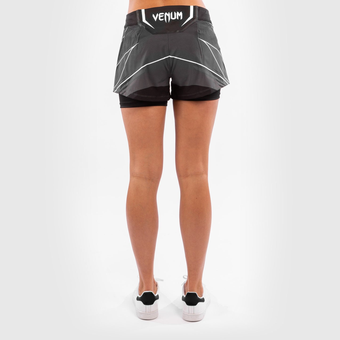 Venum UFC Authentic Fight Night 여성 쇼츠 – 블랙