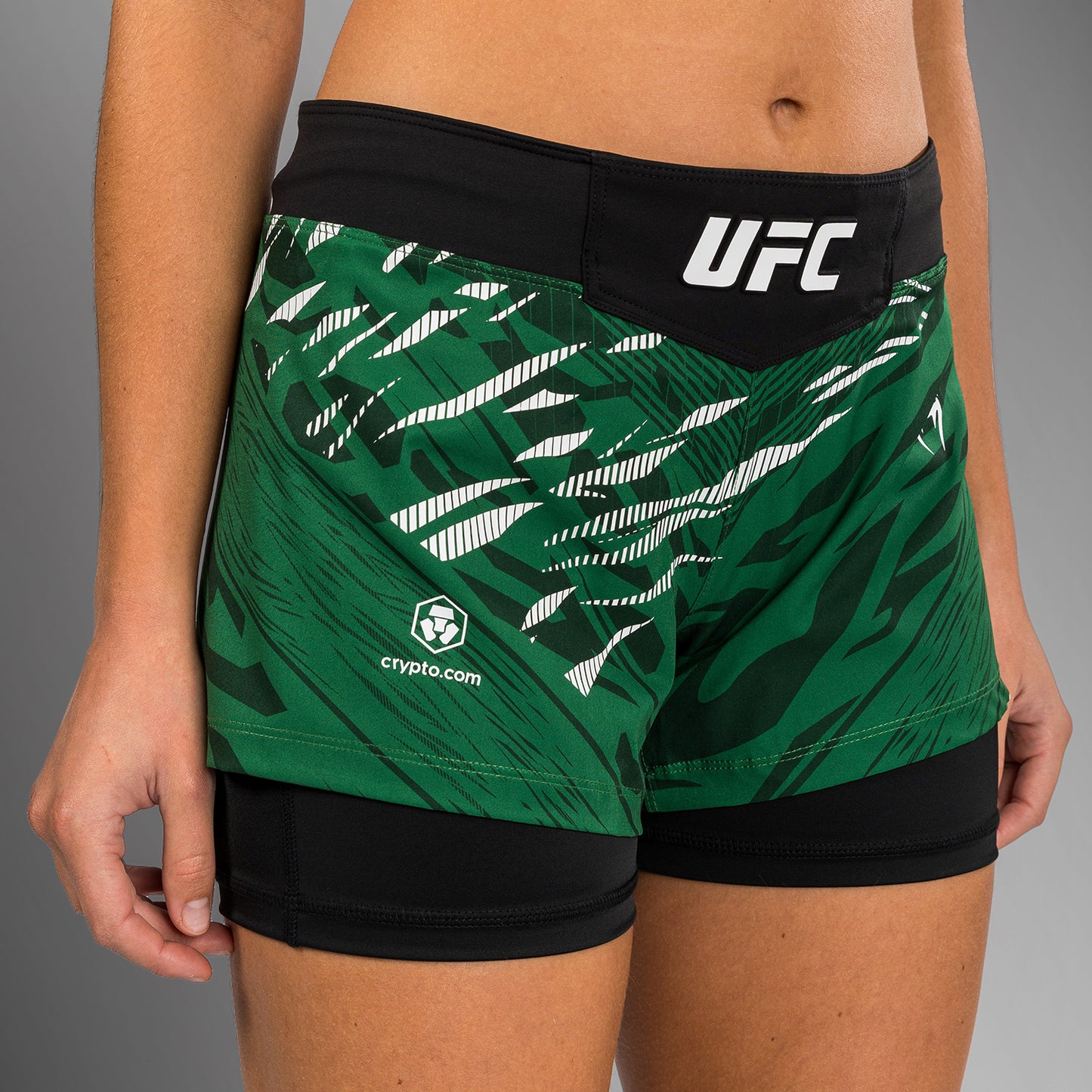 UFC Fusion by Venum 여성용 파이트 쇼츠 – 그린