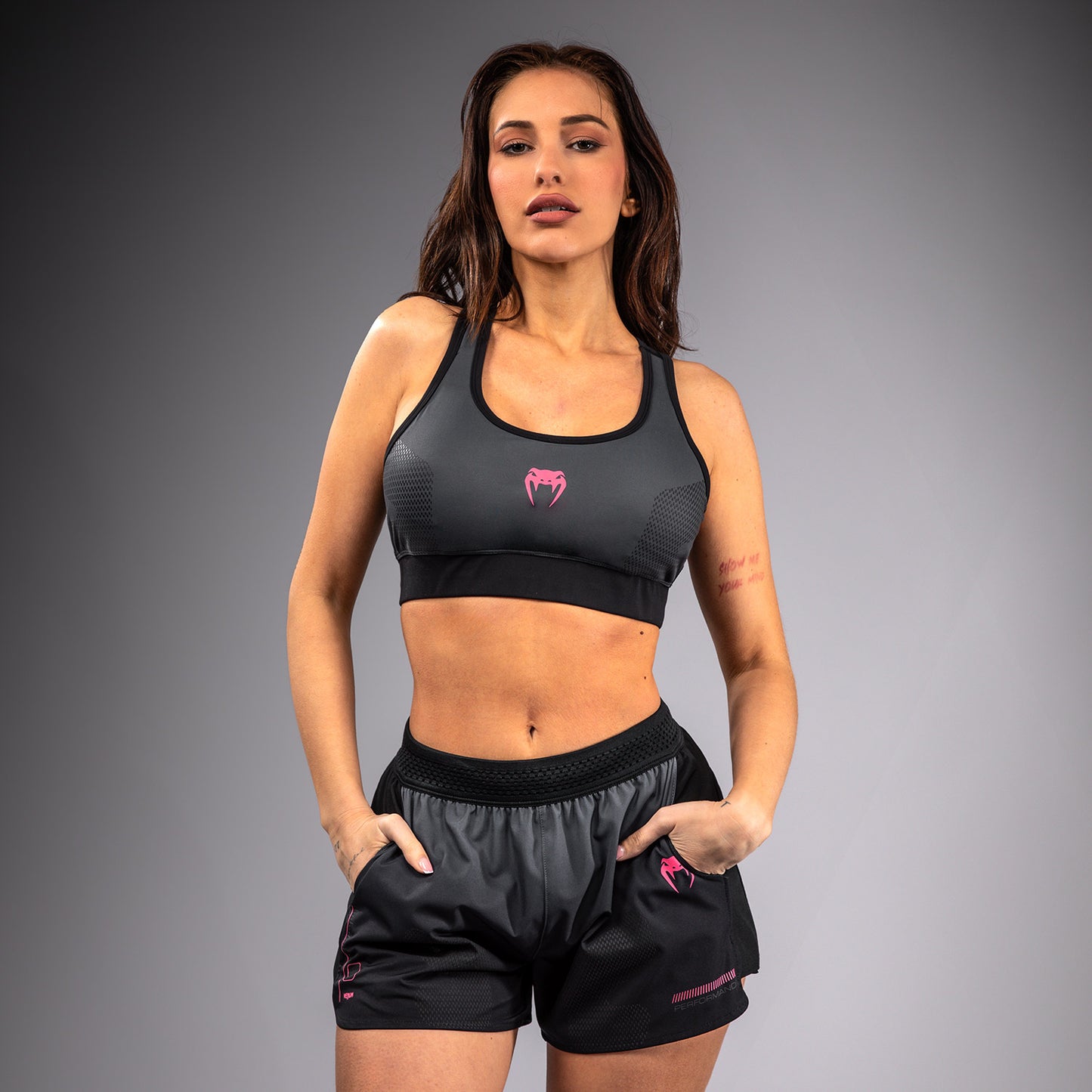 Venum Tactical XT 스포츠 브라 – 블랙/스톰 그레이