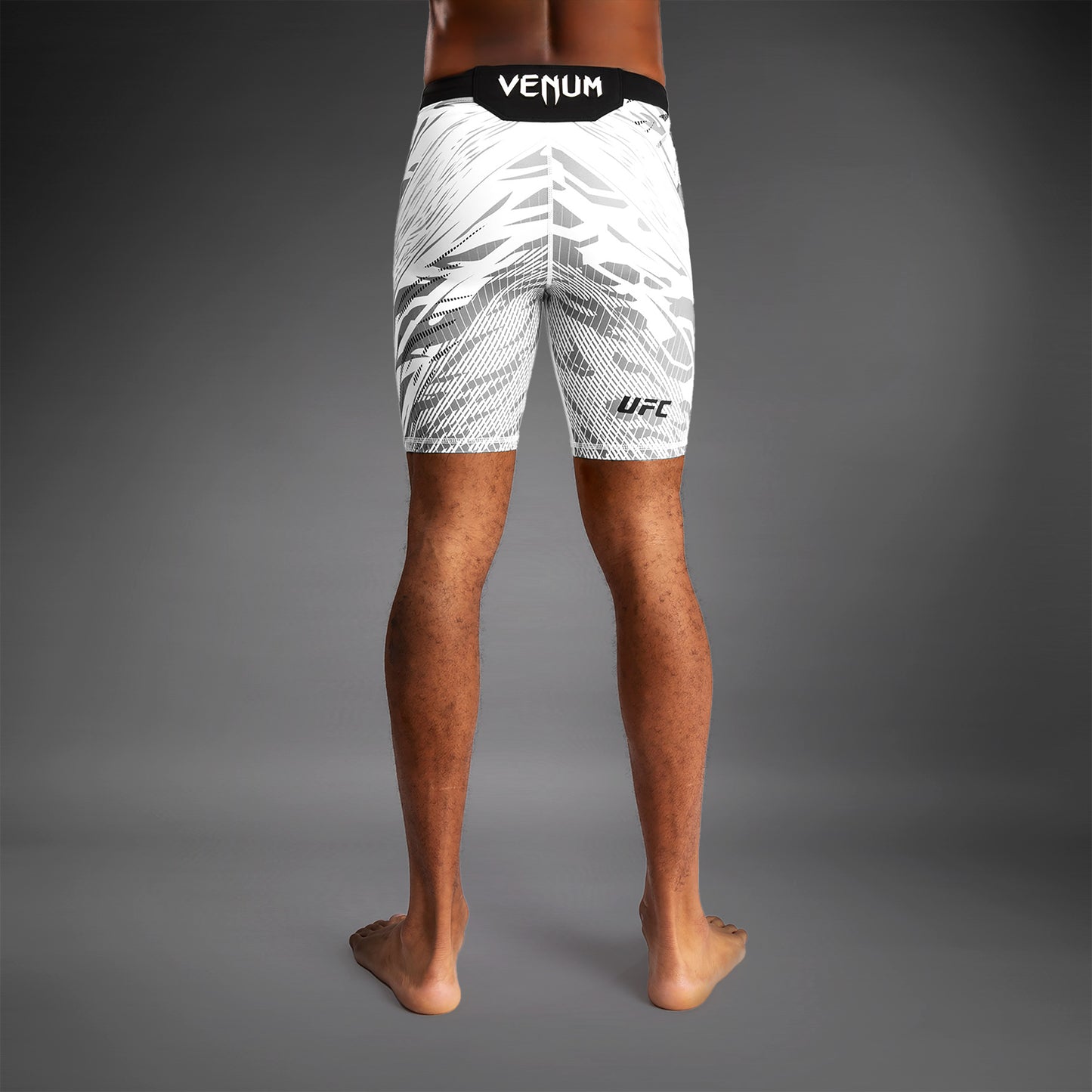 UFC Fusion by Venum Authentic Fight Night 남성용 발리 투도 쇼츠 – 화이트