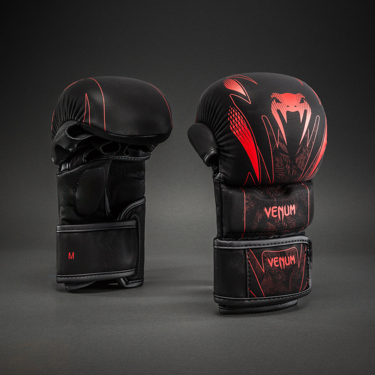 Venum Amazonia Reborn MMA 스파링 글러브 - 블랙/레드