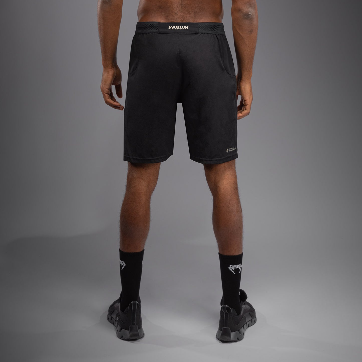 Venum G-Fit Air 남성용 트레이닝 쇼츠 – 딥 블랙/파이어 레드