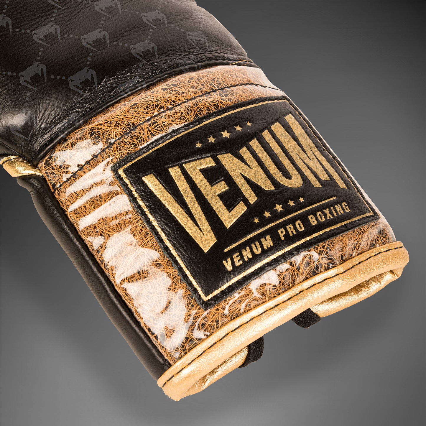 Venum Coco Monogram Pro 레이스업 복싱 글러브 – 인텐스 블랙