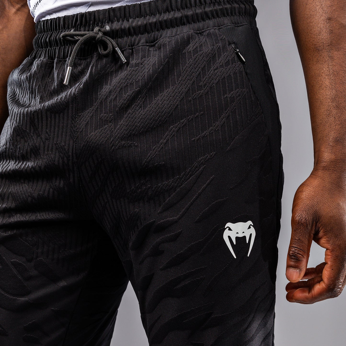 UFC Fusion by Venum Authentic Fight Night 남성용 워크아웃 팬츠 – 블랙